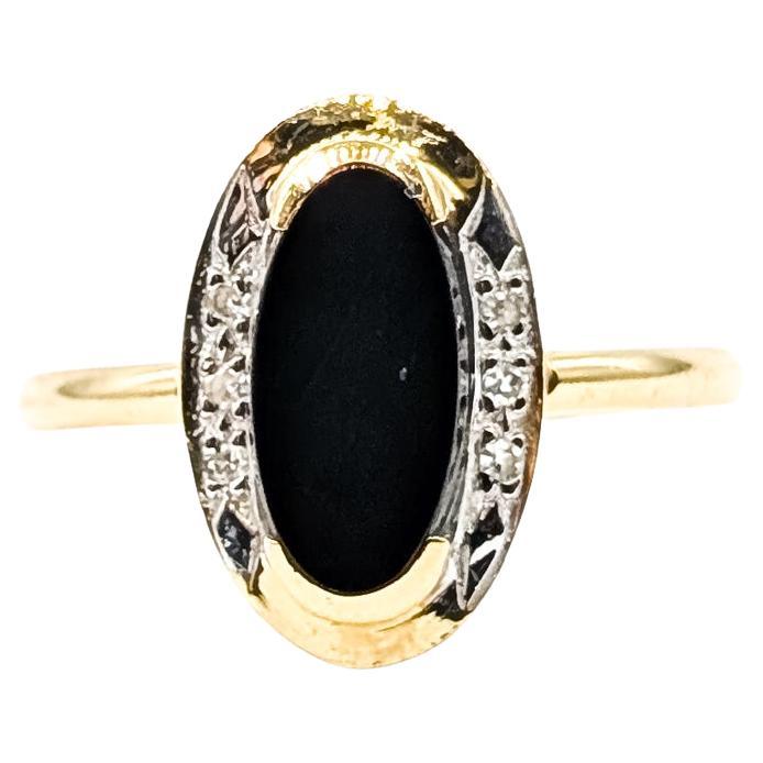 Vintage Onyx 
Diamond Halo Ring in 14k Yellow Gold en vente