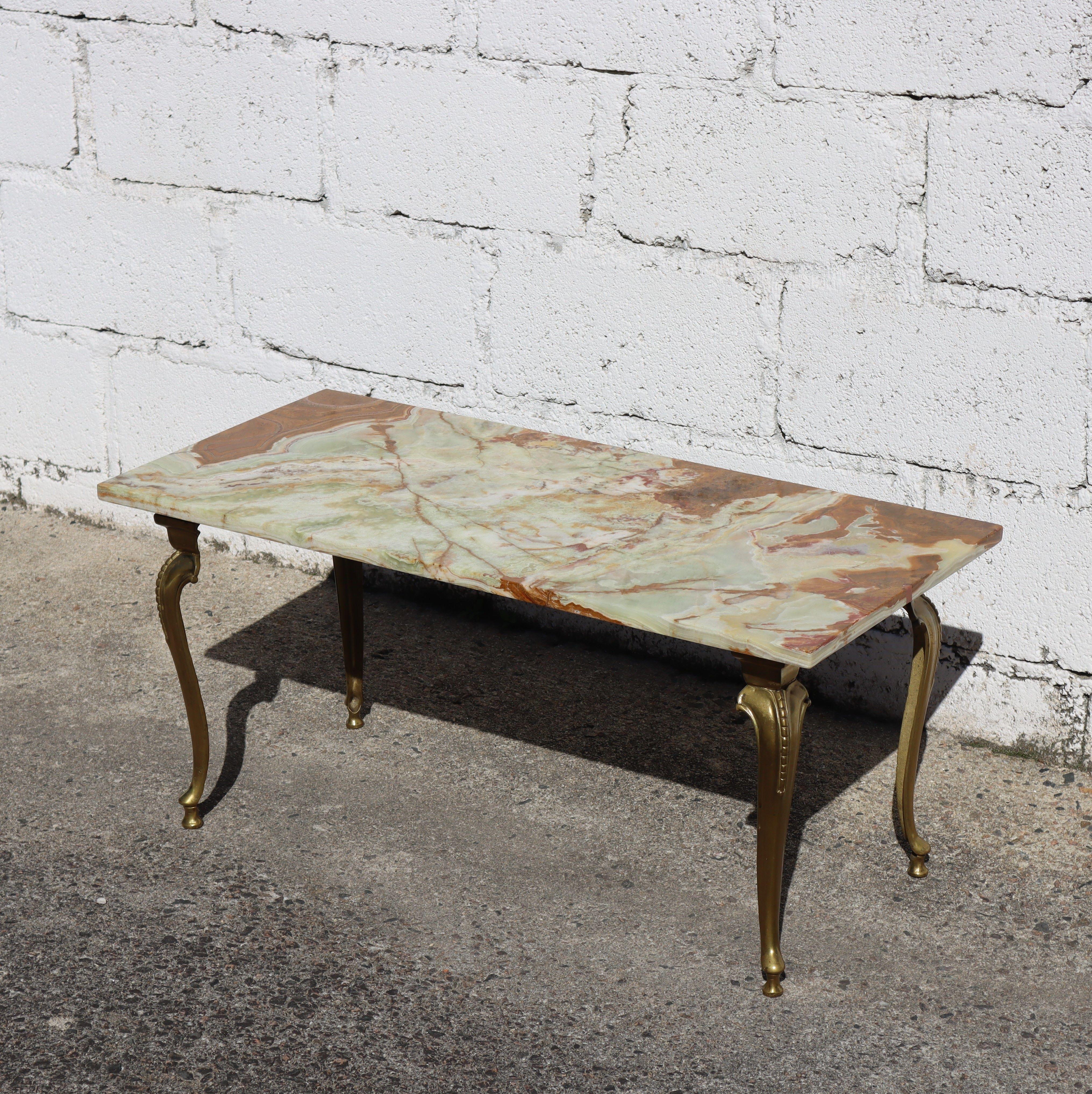 Vintage Onyx Marble and Brass Cocktail Table-Lounge Table-Style Louis XV-60s (Französisch) im Angebot