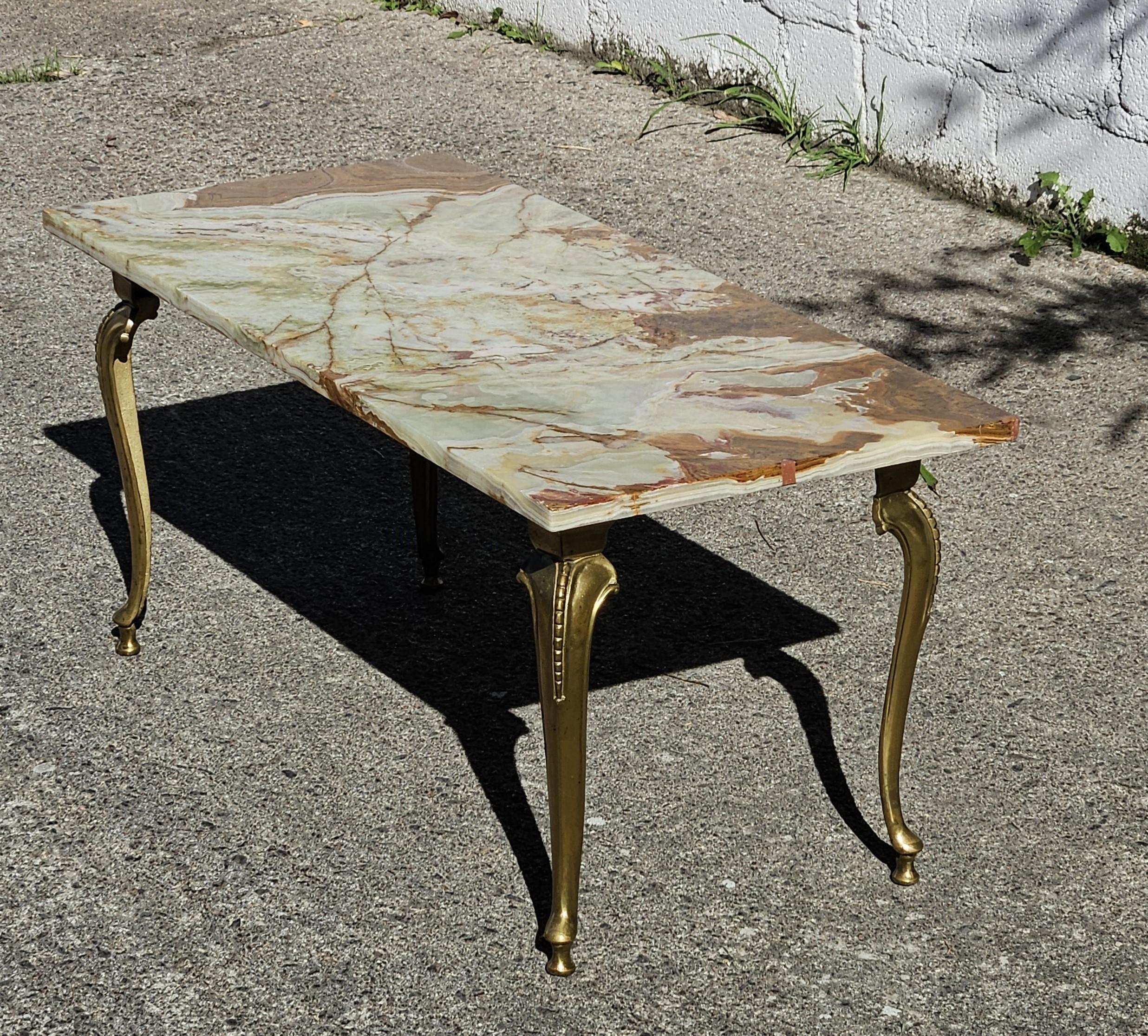 Vintage Onyx Marble and Brass Cocktail Table-Lounge Table-Style Louis XV-60s im Zustand „Gut“ im Angebot in Bussiere Dunoise, Nouvel Aquitaine
