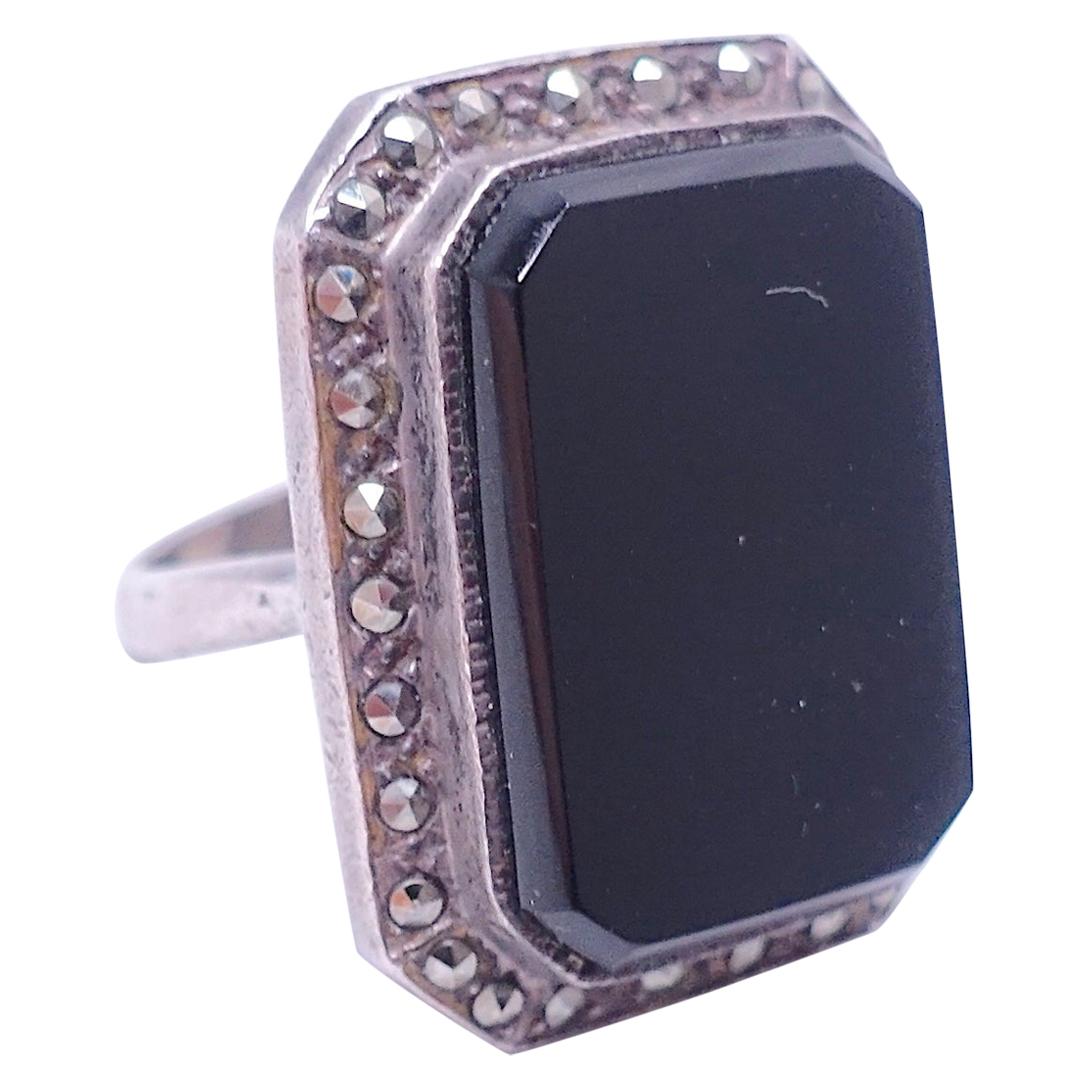 Vintage Onyx, Marcasite & Sterling Silver Ring, Size 8 For Sale