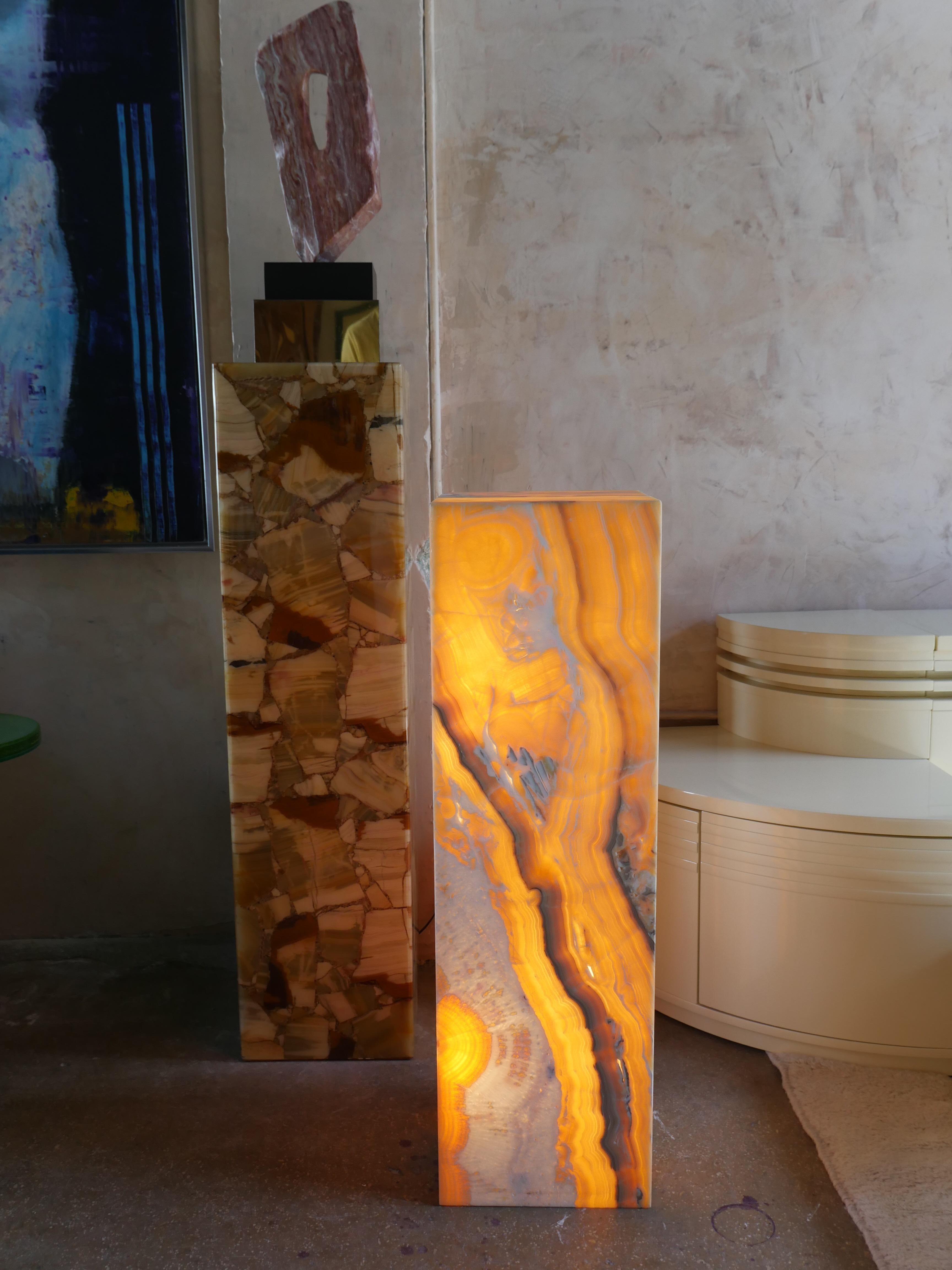 Lampadaire vintage à piédestal en onyx en vente 2