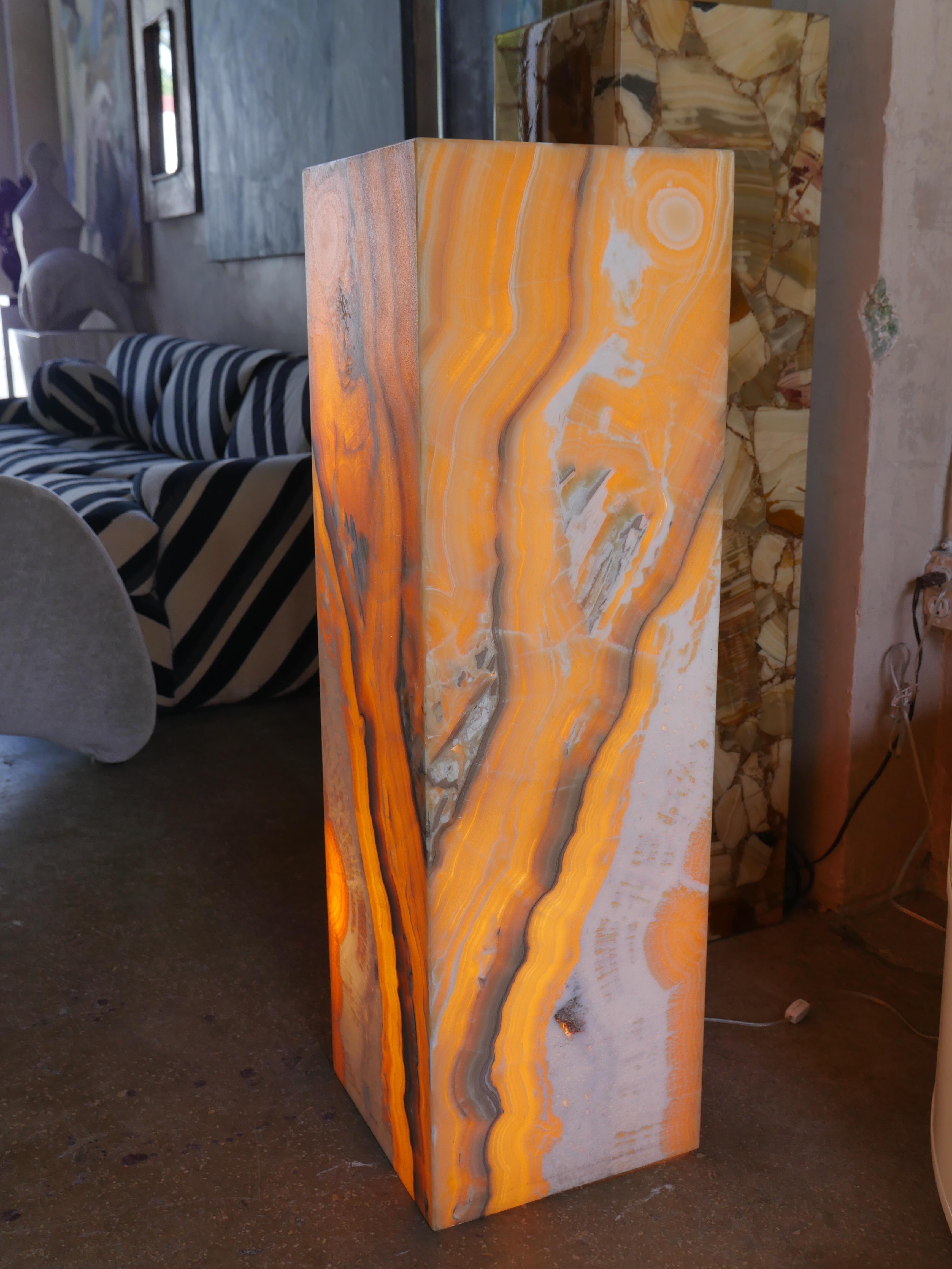 Lampadaire vintage à piédestal en onyx en vente 3