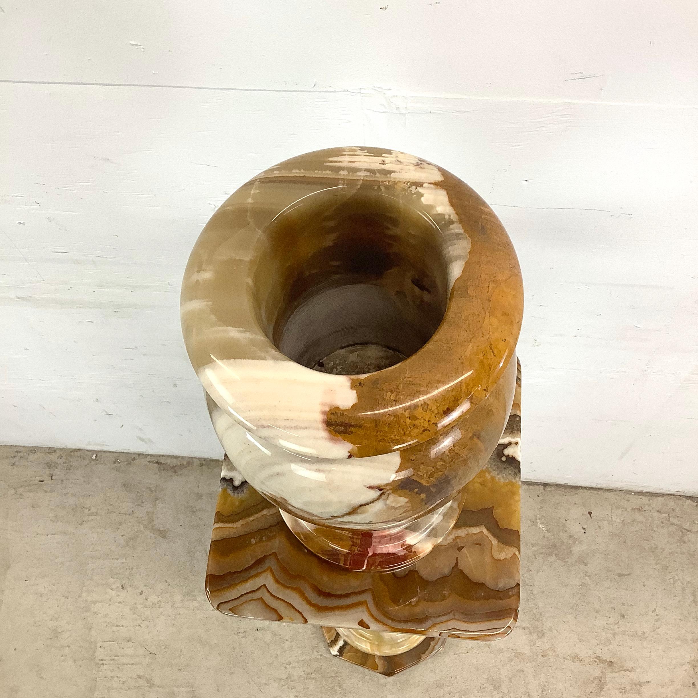 Vintage Onyx-Sockel mit dekorativer Vase im Angebot 11