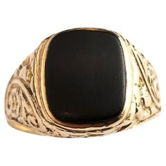 Vintage Onyx signet ring, 9k yellow gold, floral engraved 