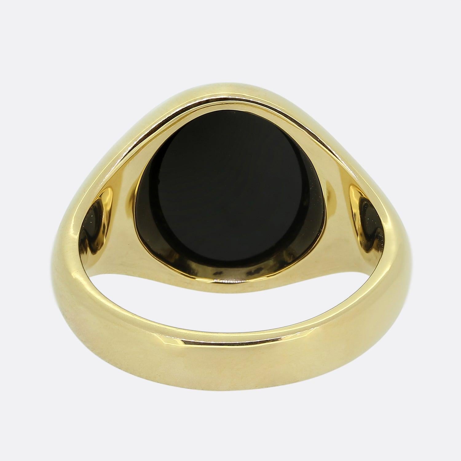 Vintage Onyx Signet Ring In Good Condition In London, GB