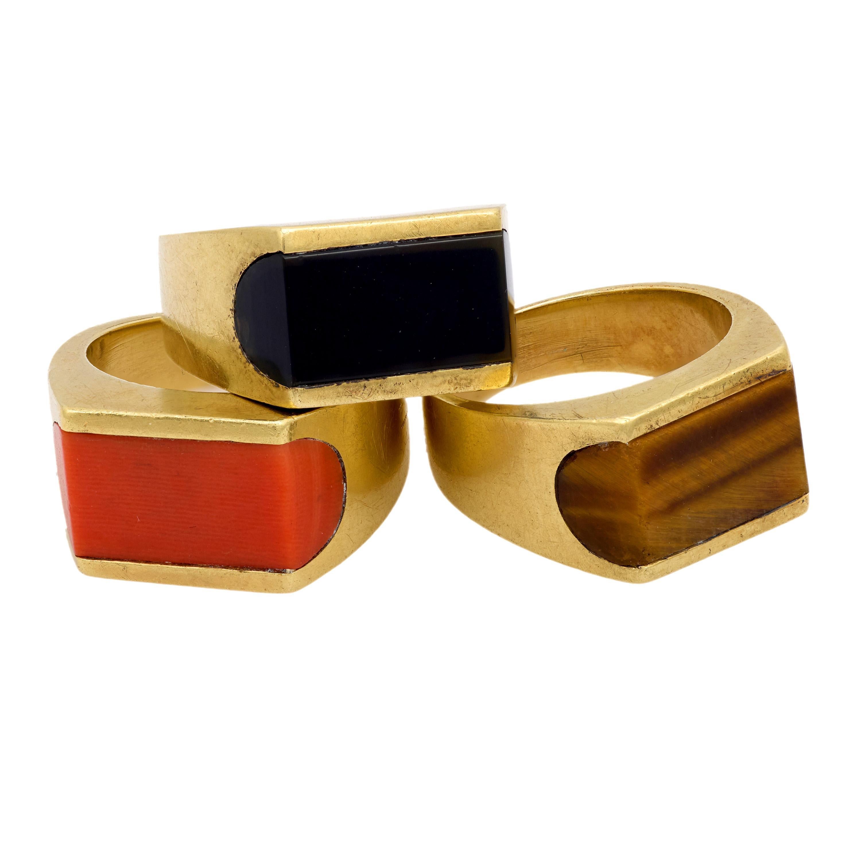 Vintage Onyx, Tigerauge, Koralle 14k Gelbgold 3 Ring-Set (Moderne) im Angebot