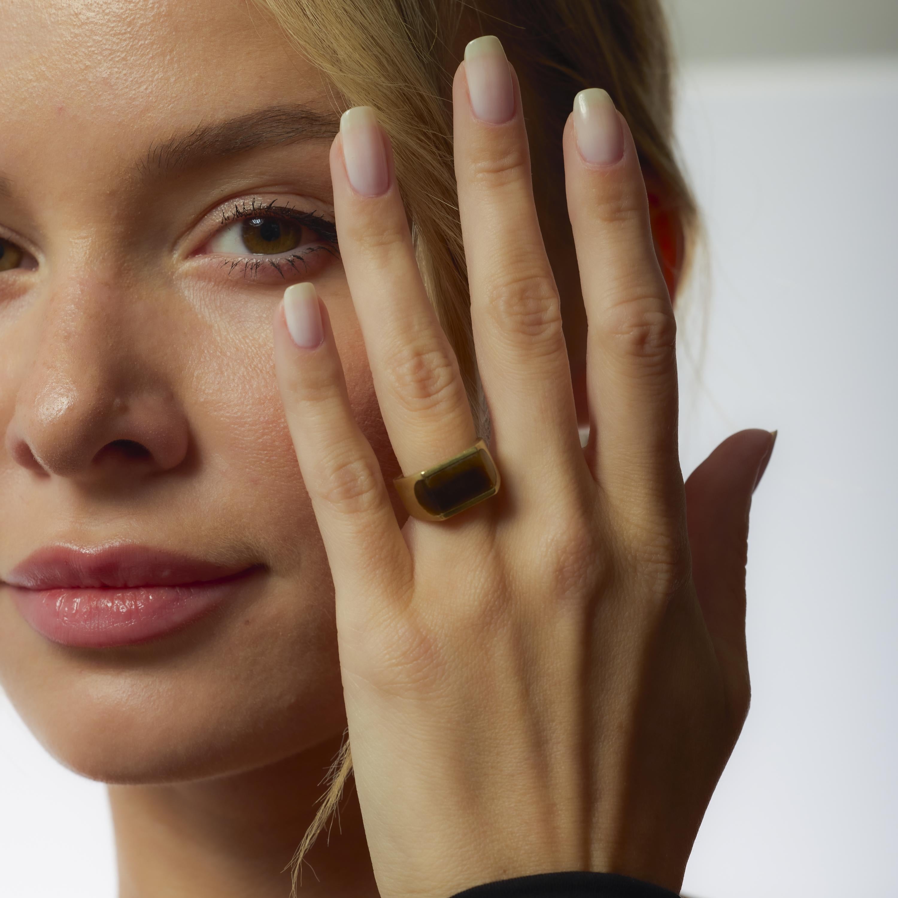 Vintage Onyx, Tigerauge, Koralle 14k Gelbgold 3 Ring-Set Damen im Angebot