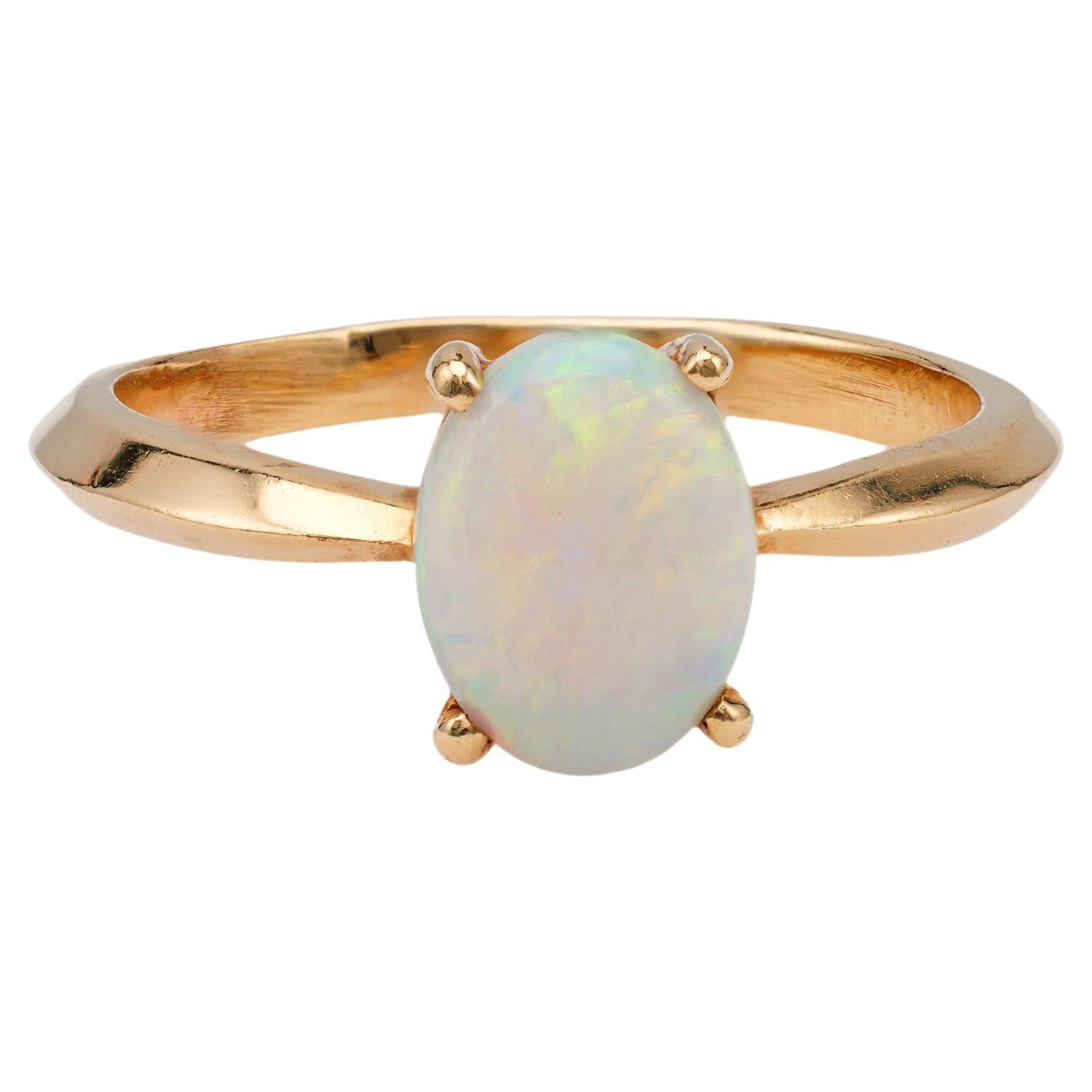 Vintage Opal 14k Yellow Gold Ring For Sale