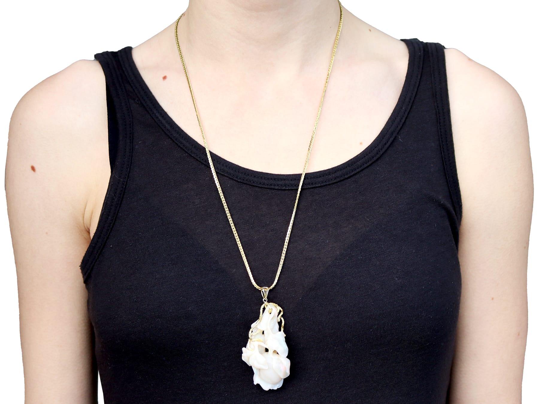 Pendentif vintage en opale et or jaune 14 carats Circa Vintage 1990 en vente 6