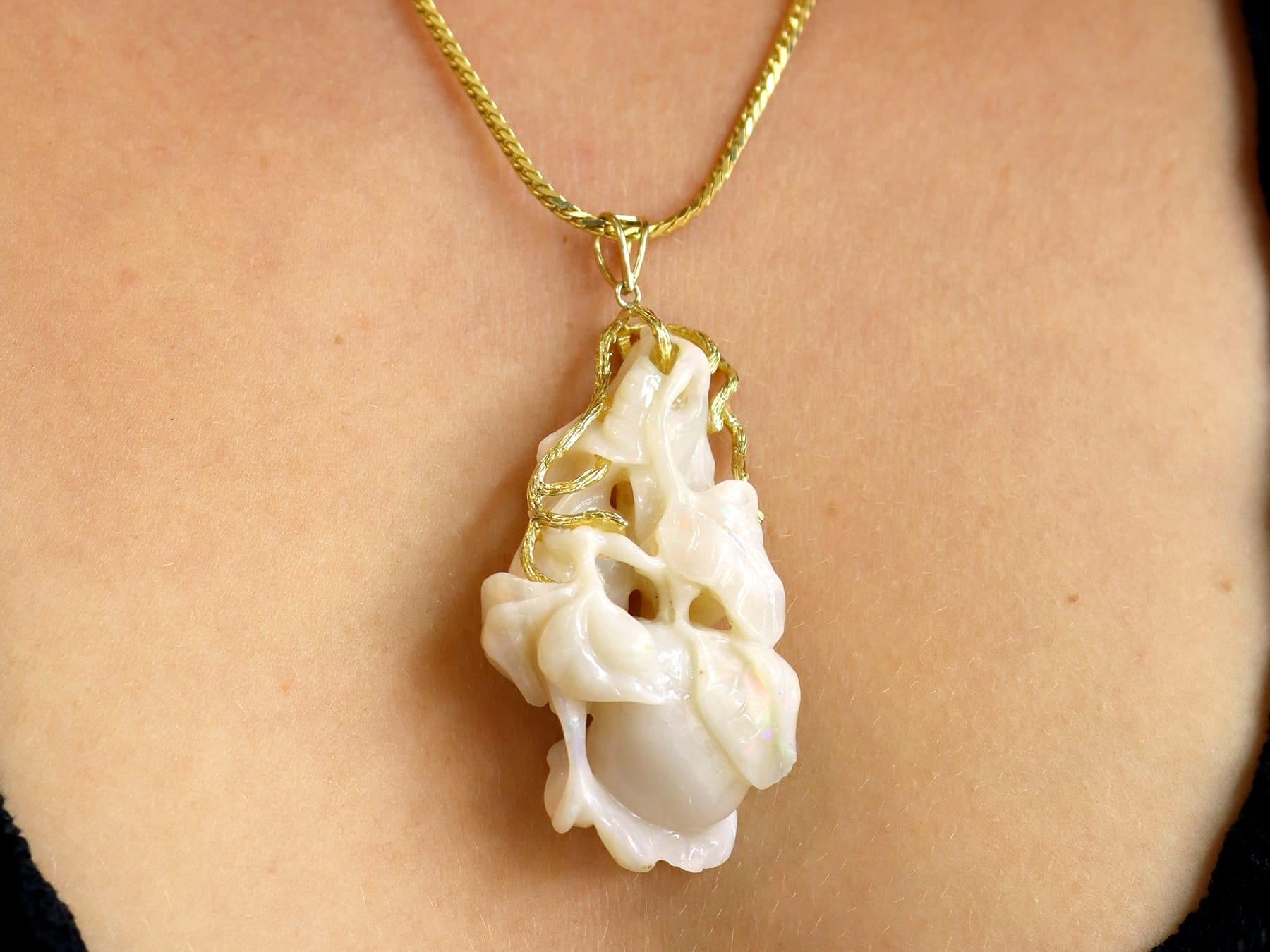 Pendentif vintage en opale et or jaune 14 carats Circa Vintage 1990 Excellent état - En vente à Jesmond, Newcastle Upon Tyne