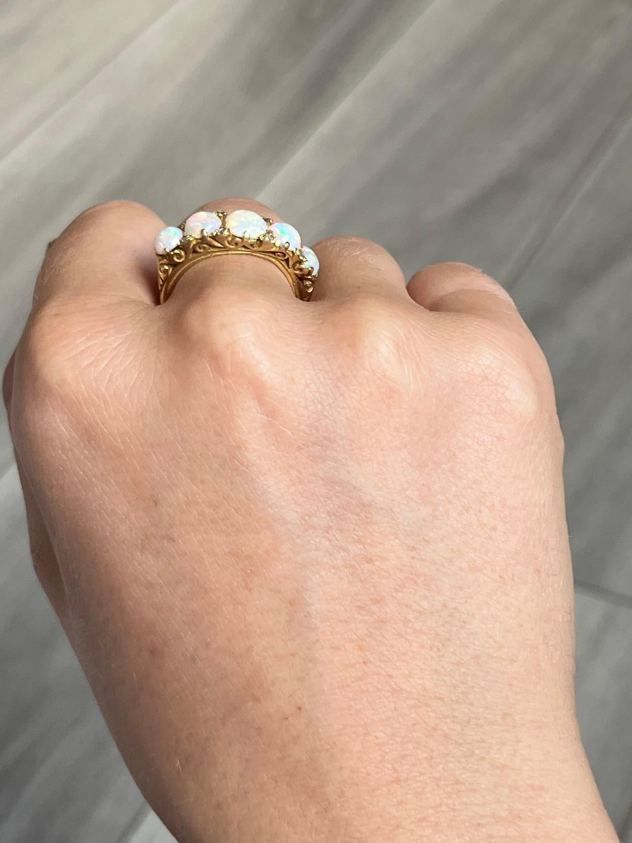 Vintage Opal and 18 Carat Gold Five-Stone Ring In Good Condition For Sale In Chipping Campden, GB