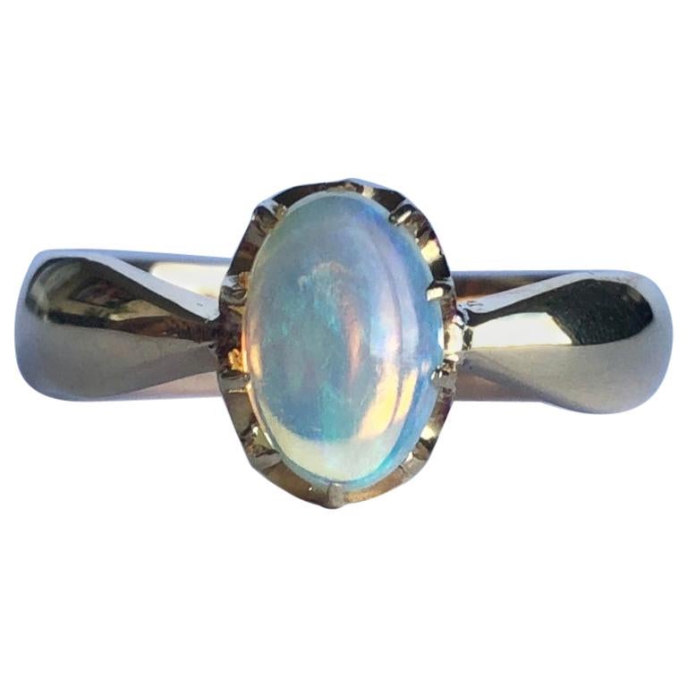 Vintage Opal and 9 Carat Gold Solitaire Ring For Sale