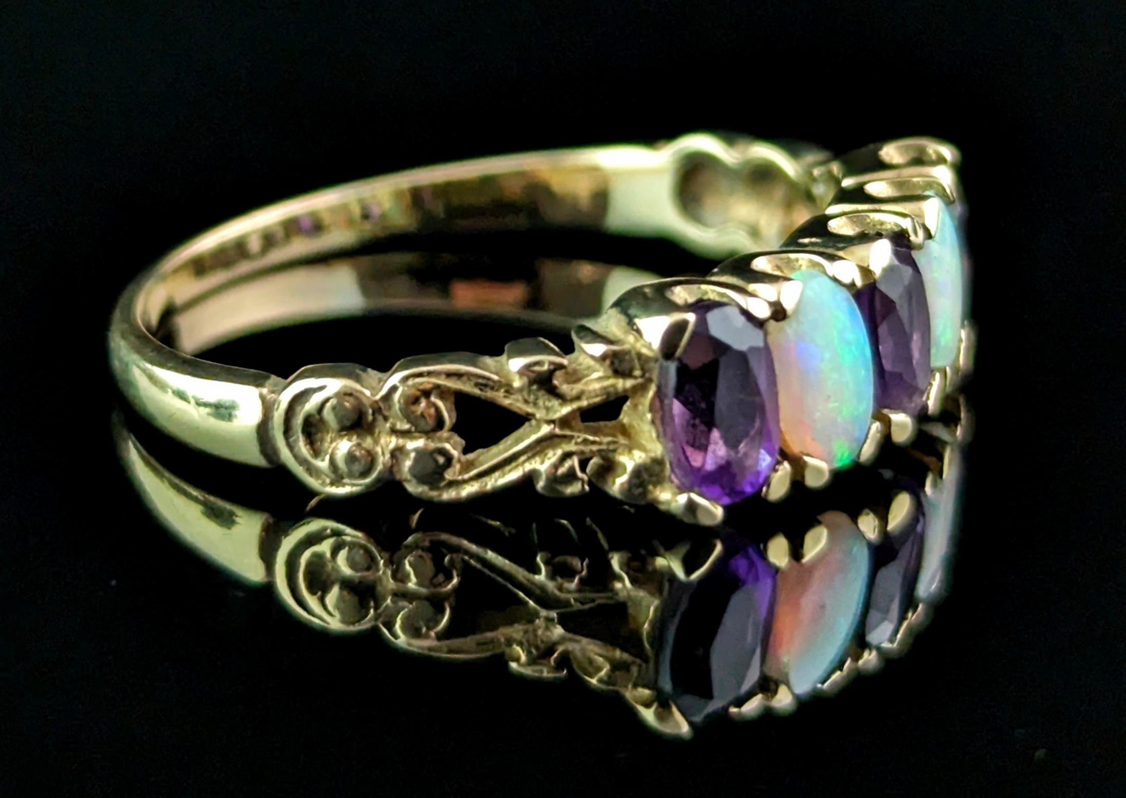 Vintage Opal and Amethyst five stone ring, 9k yellow gold  In Good Condition In NEWARK, GB