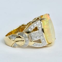 Anello da cocktail in oro 18 carati con opale e diamanti d'epoca
