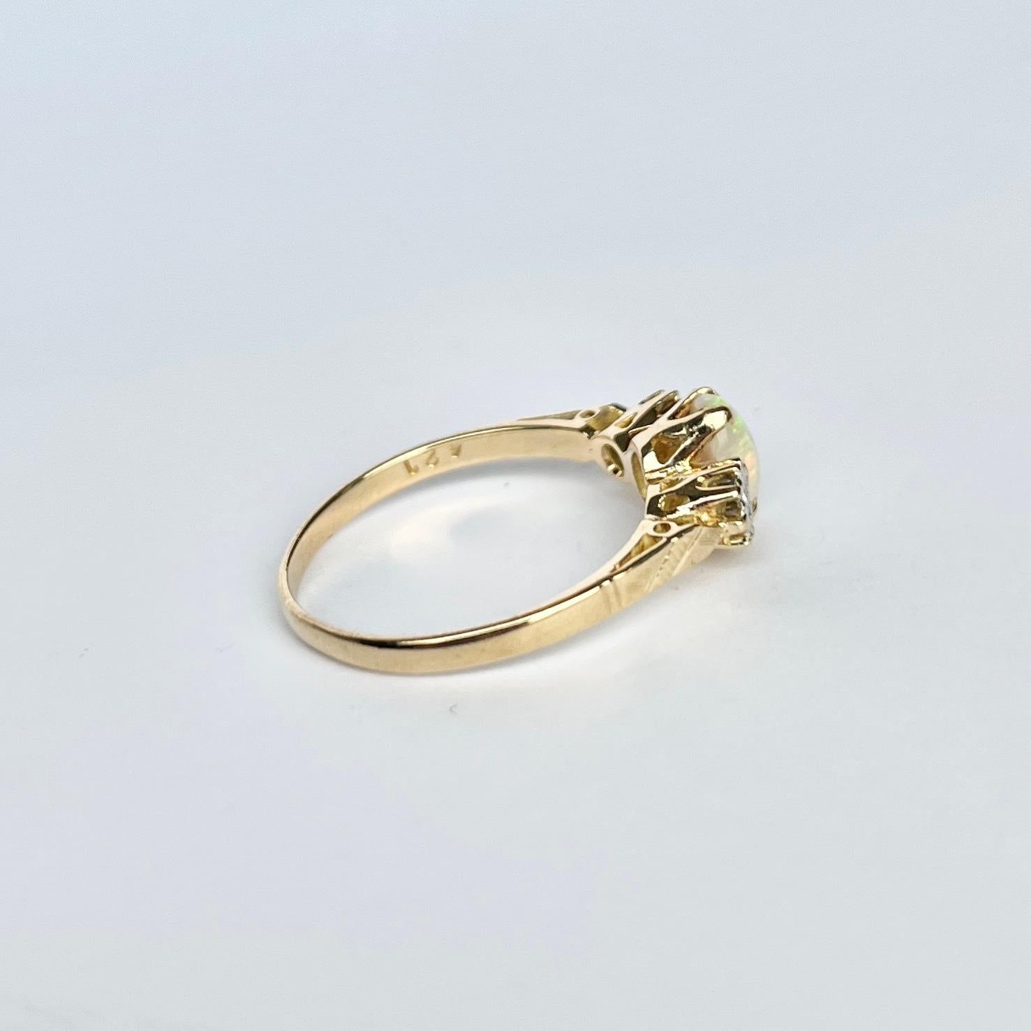 Dreisteiniger Vintage-Ring mit Opal und Diamant aus 18 Karat Gold Damen im Angebot