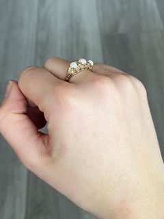 Bague vintage à trois pierres en or 9 carats avec opale et diamants