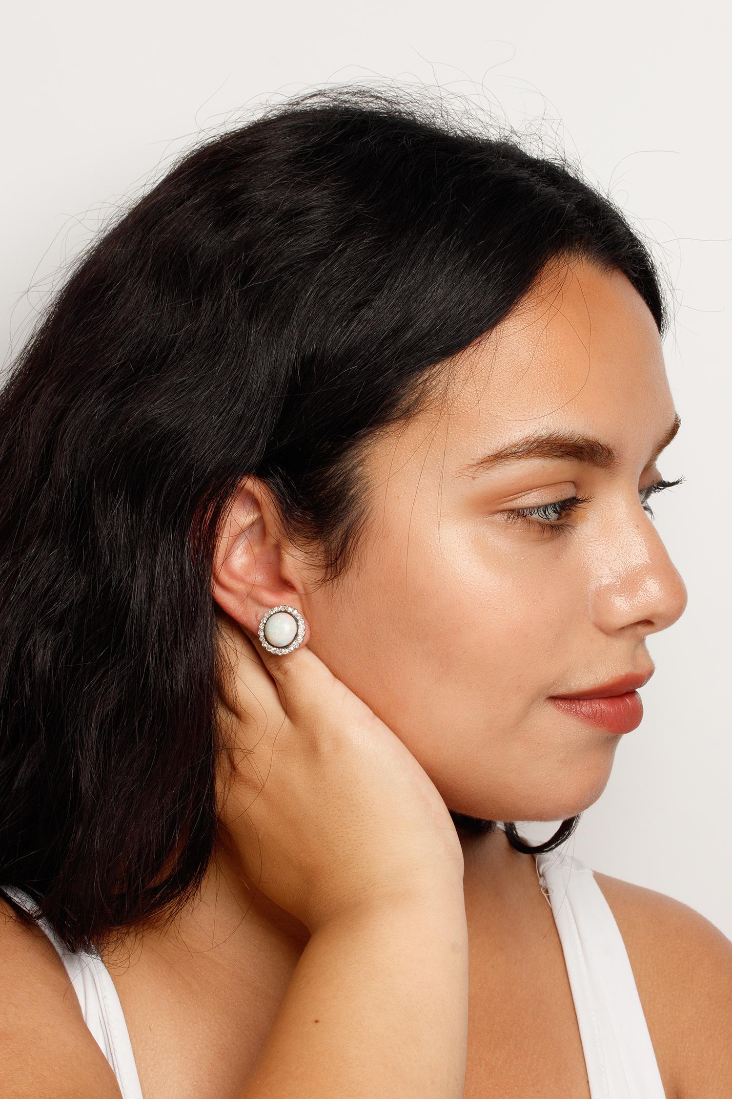 Vintage Opal- und Diamant-Cluster-Ohrringe, ca. 1950er Jahre für Damen oder Herren im Angebot