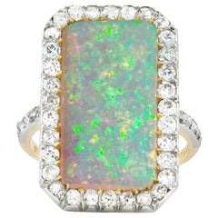 Anillo Vintage de Ópalo y Racimo de Diamantes