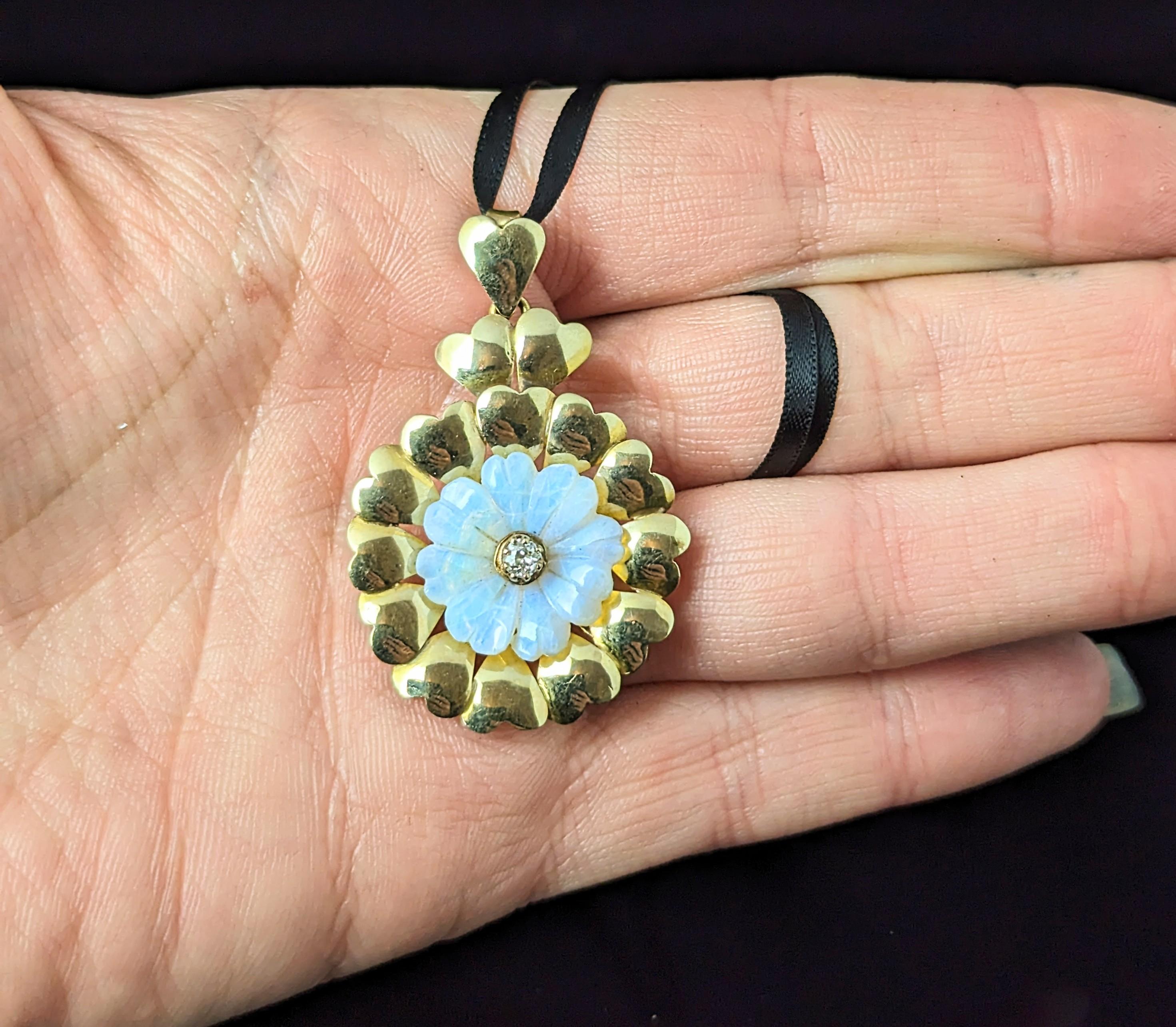 Vintage Opal and Diamond flower pendant, 9k gold, hearts  For Sale 5