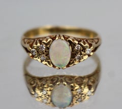 Bague vintage en or 9 carats avec opale et diamant