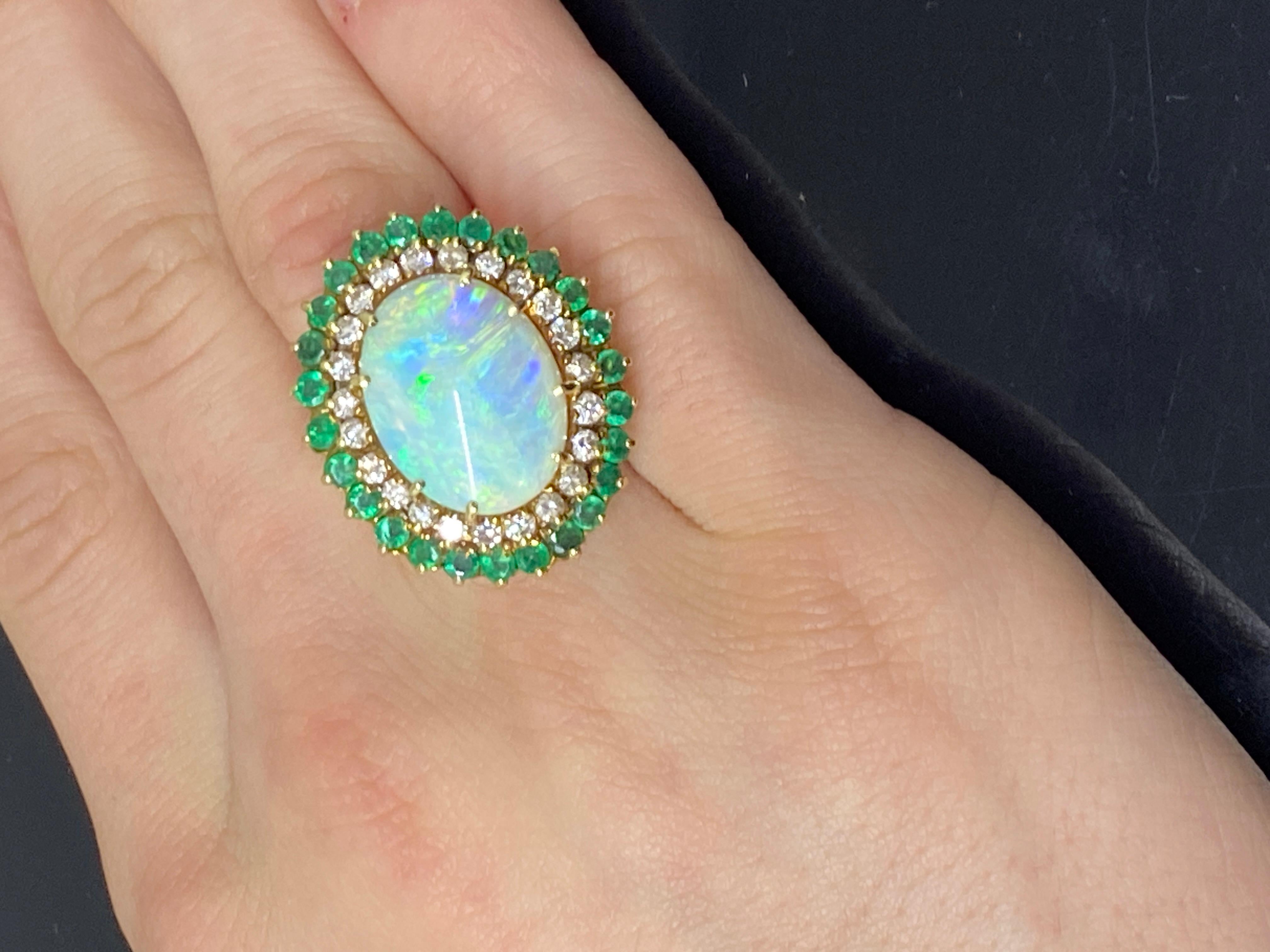 Vintage Opal Cabochon Diamond Emerald & 18k Yellow Gold Cocktail Ring For Sale 5
