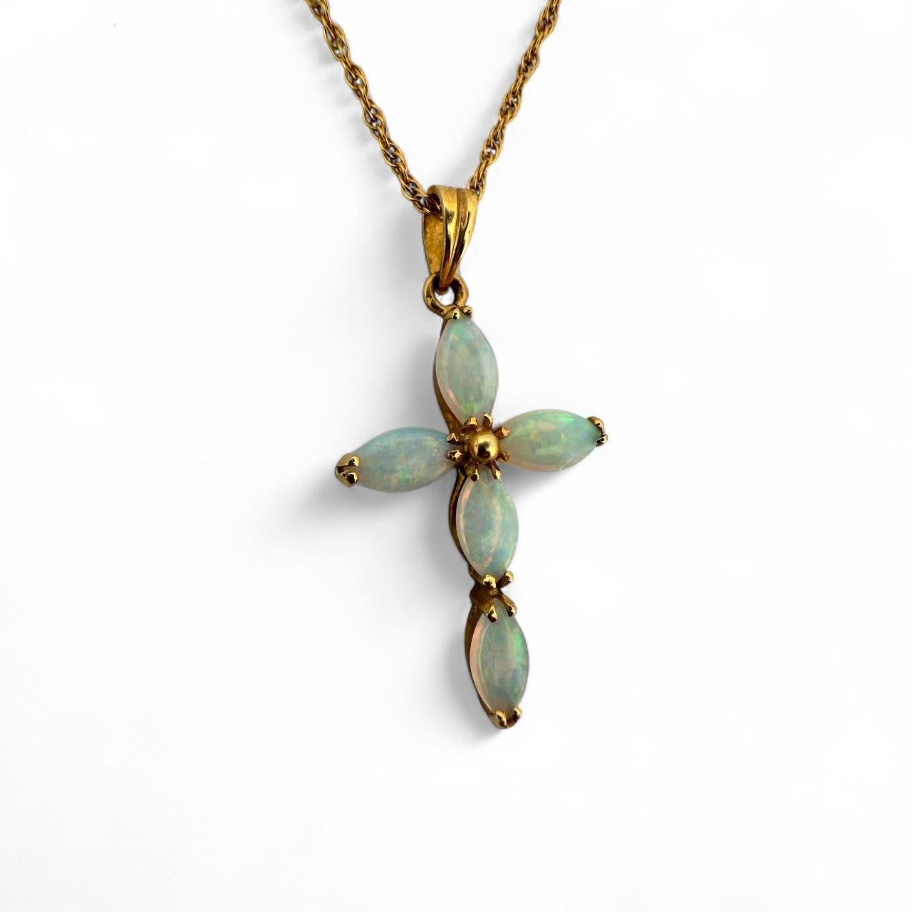 Collier pendentif croix opale vintage et chaîne en or rose 14K Excellent état - En vente à Montgomery, AL