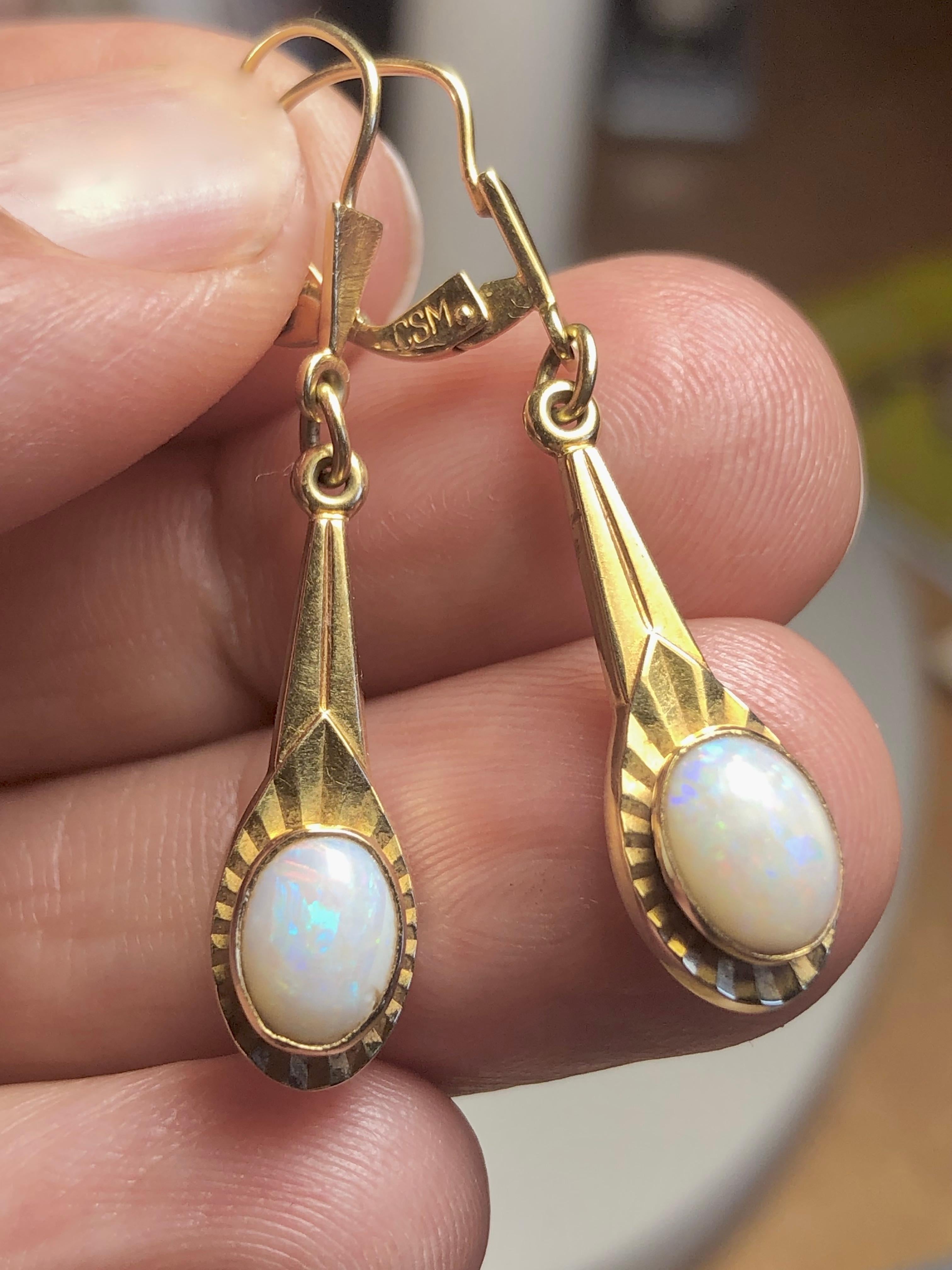 Art Deco Vintage Opal Dangling  Earrings in 14 Karat Yellow Gold For Sale
