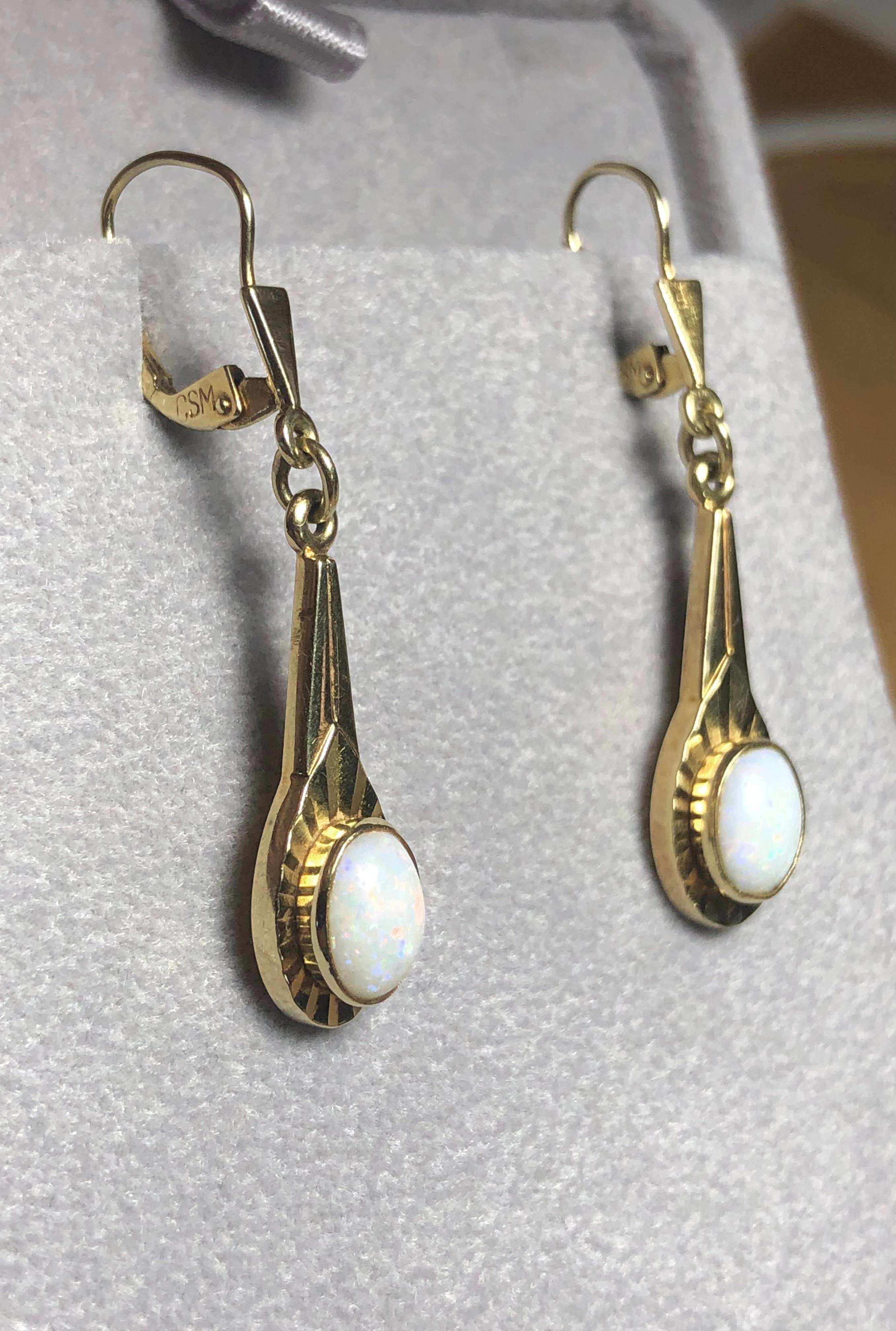 Cabochon Vintage Opal Dangling  Earrings in 14 Karat Yellow Gold For Sale