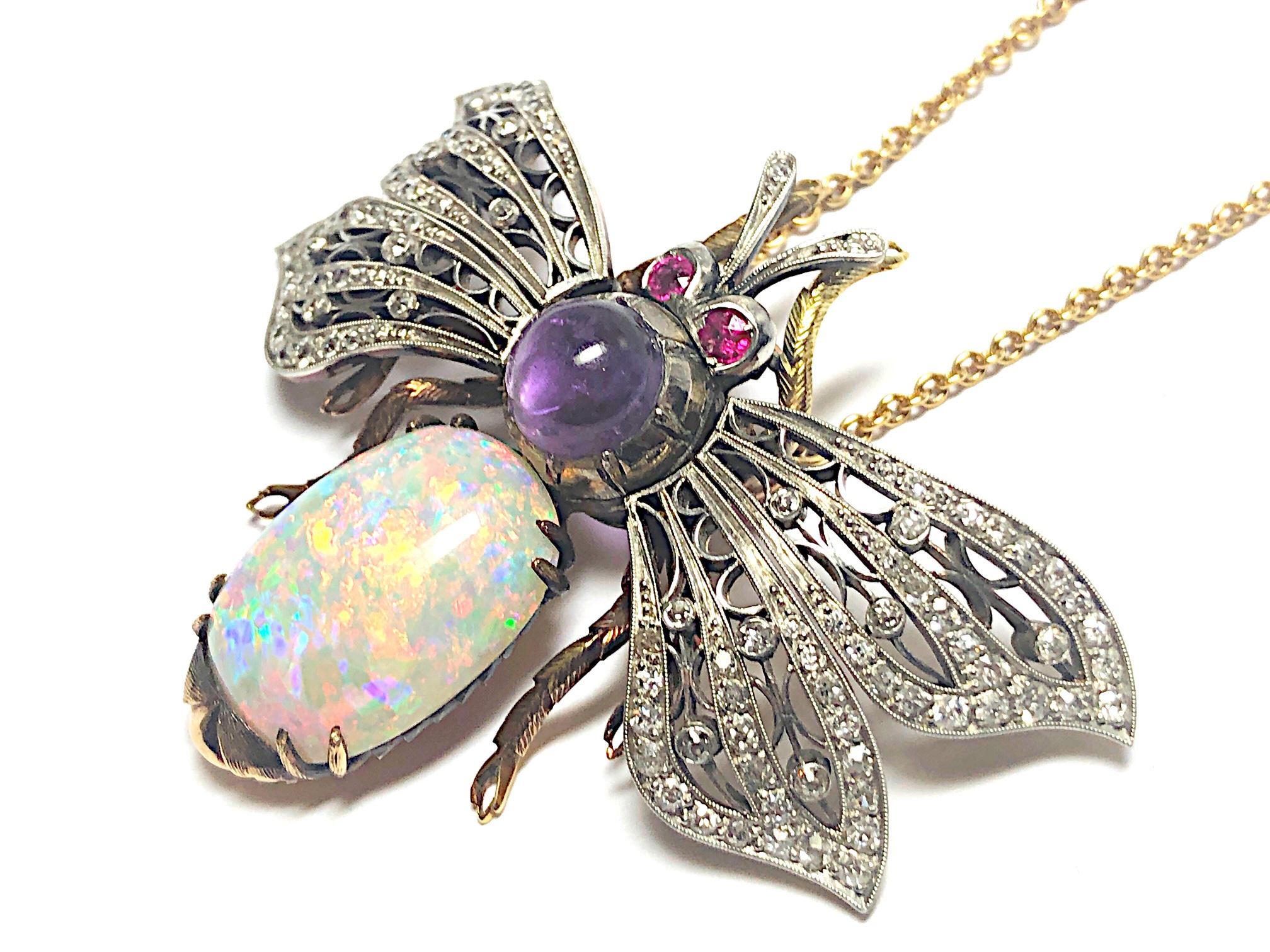 Vintage Opal, Diamond, Amethyst and Gold Bee Pendant In Good Condition For Sale In London, GB