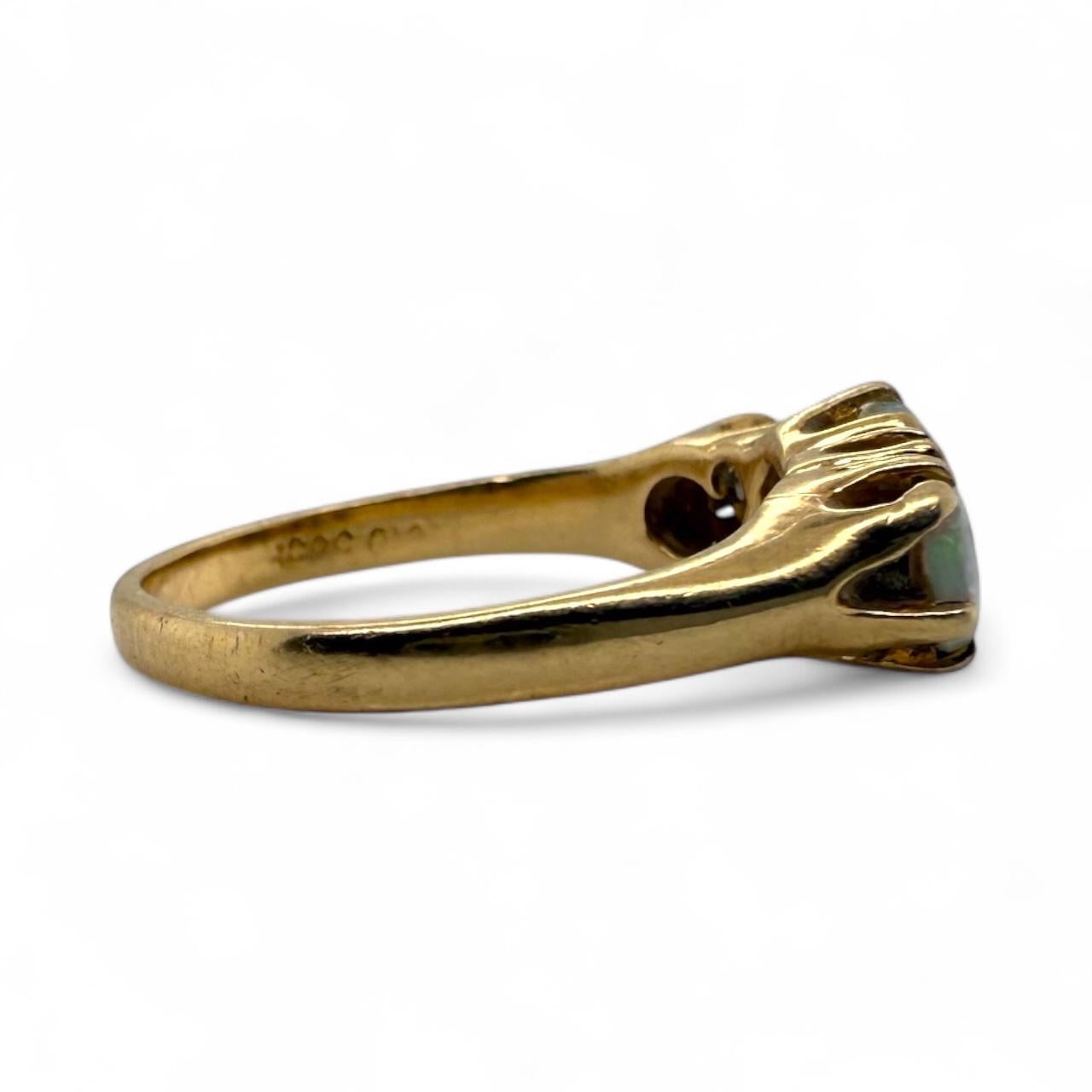 Bague vintage en or jaune 14K avec opale et diamant en vente 2