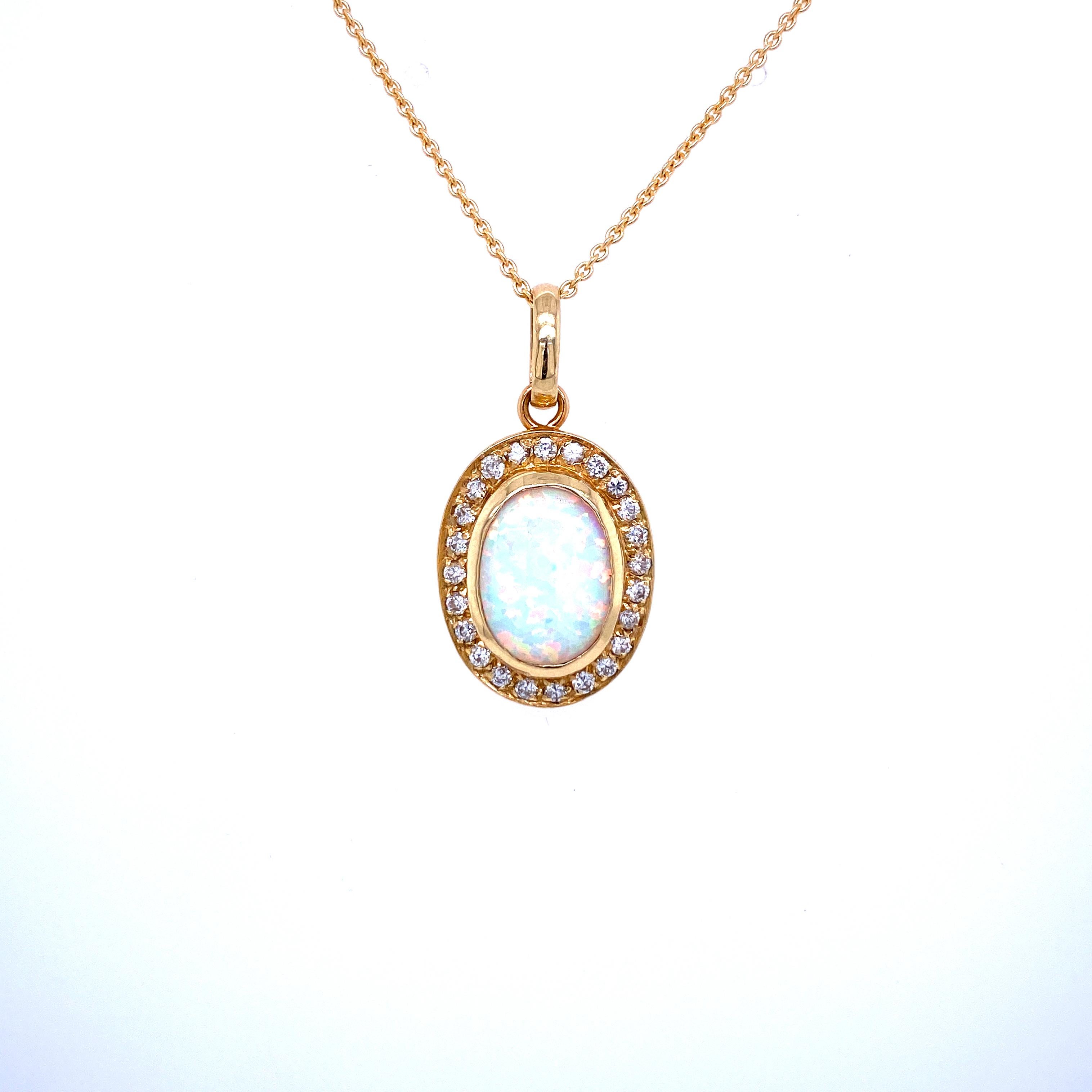 Vintage Opal Diamond Gold Pendant Necklace In Excellent Condition In Napoli, Italy
