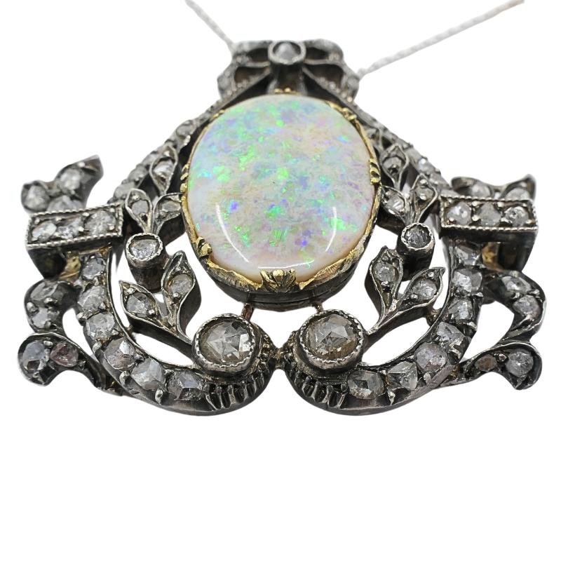 Donna Ciondolo Opale Diamante d'epoca in oro 10k e catena in oro 18k in vendita