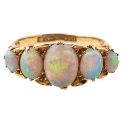 Anello d'epoca con cinque pietre di Opale