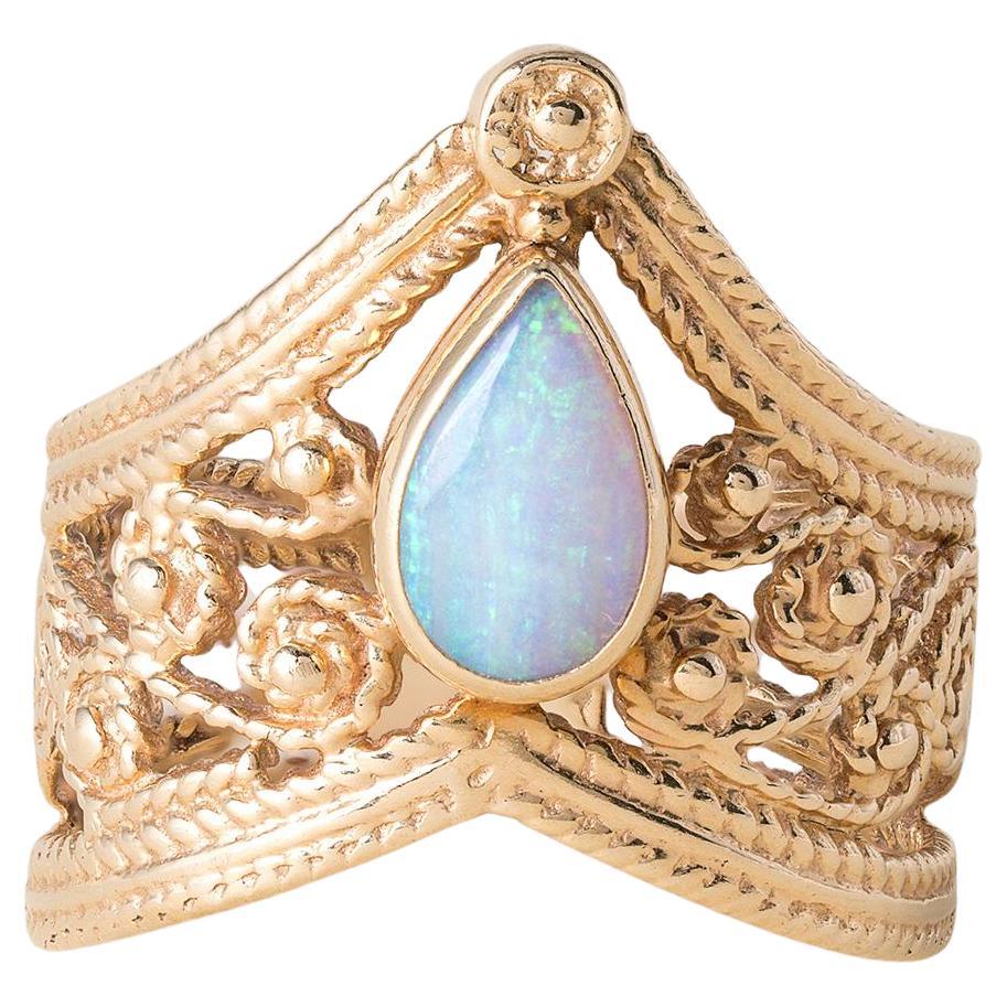 Anello Vintage Opal Pear Shape Princess Crown in oro giallo 14K in vendita
