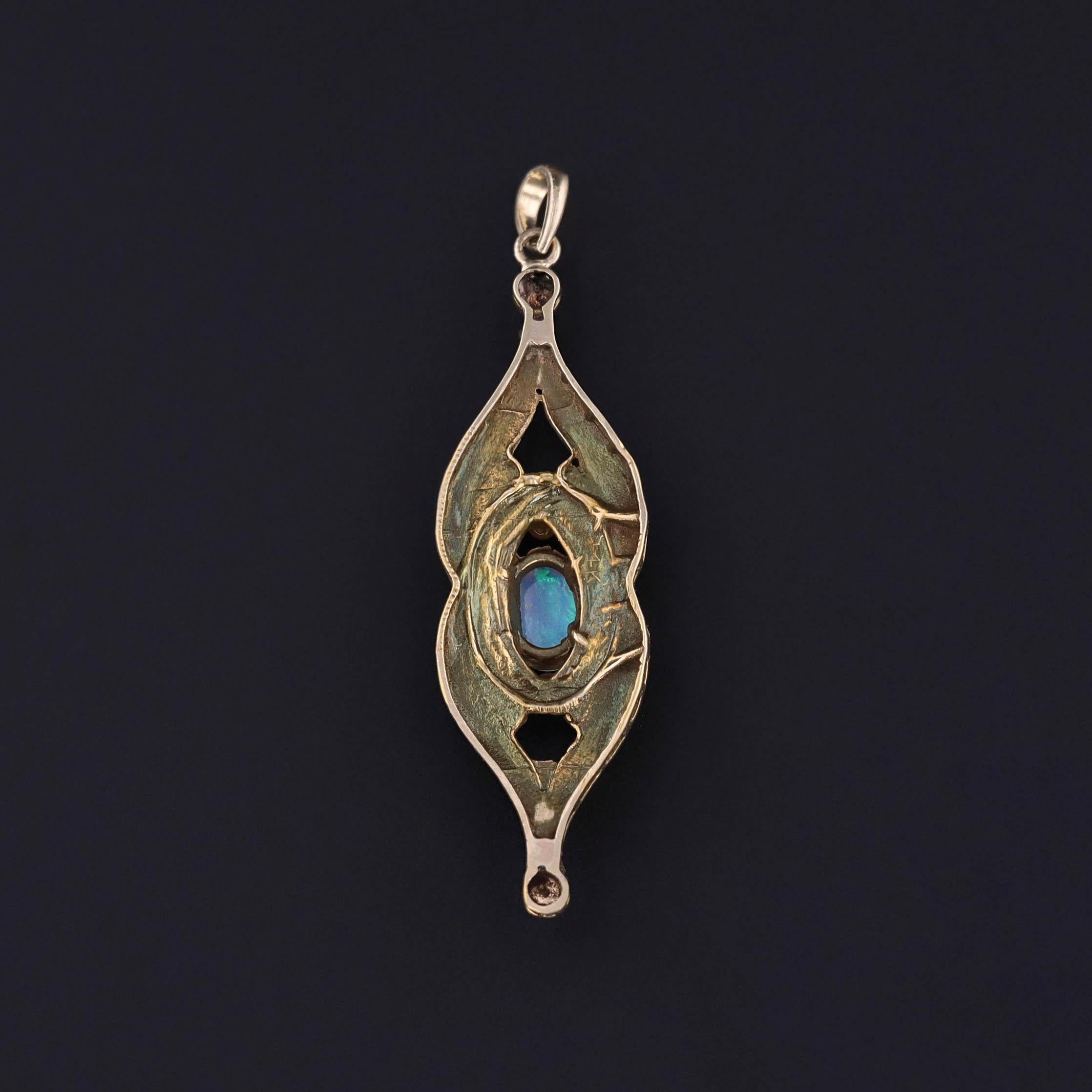 Cabochon Ciondolo opale vintage in oro 14k in vendita