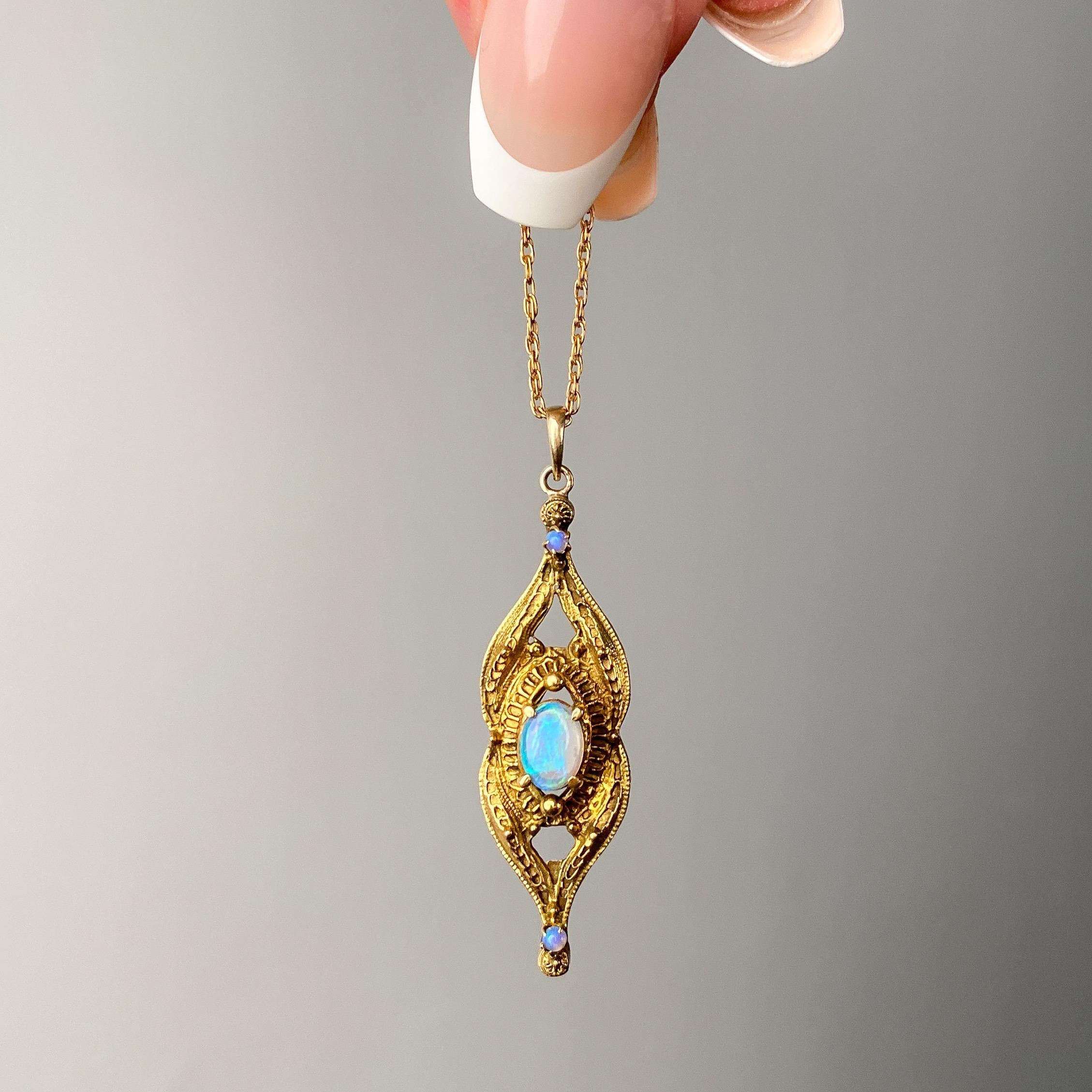 Donna Ciondolo opale vintage in oro 14k in vendita