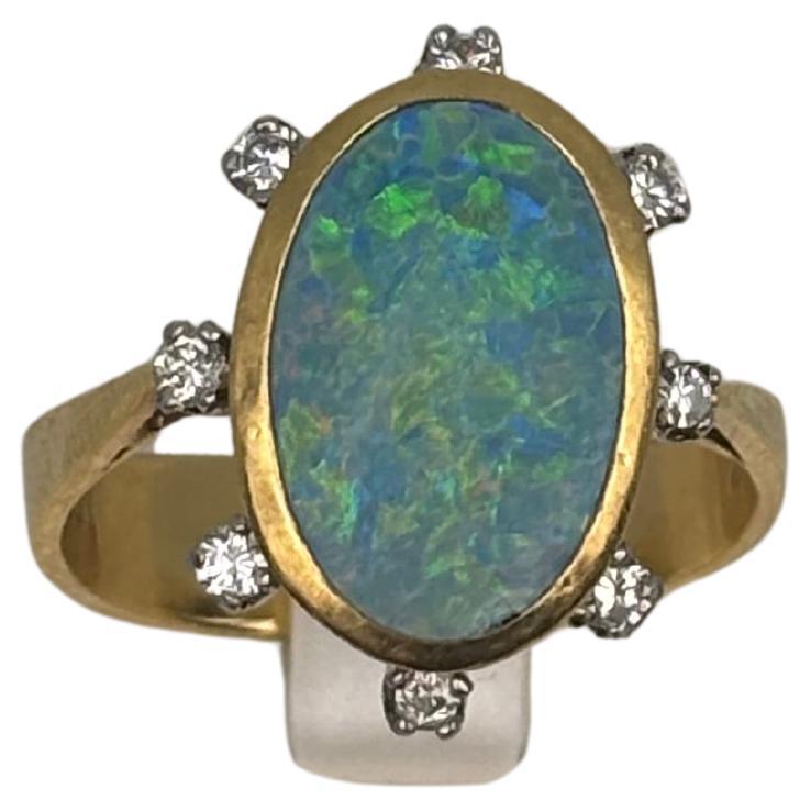Vintage Opal Ring in 18K Yellow Gold For Sale
