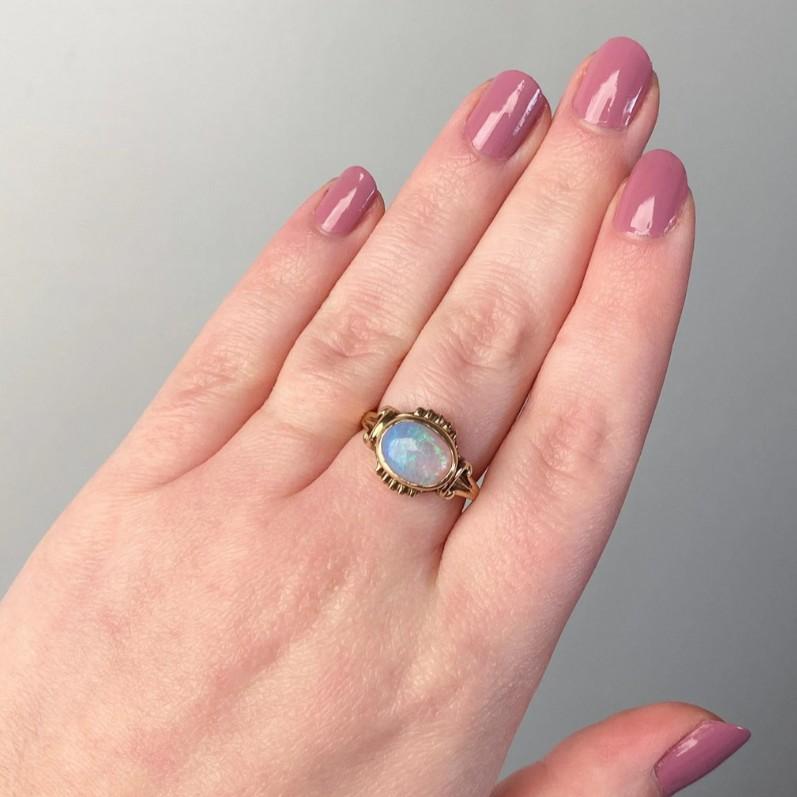 Vintage Opal Ring of 10k Gold For Sale 1