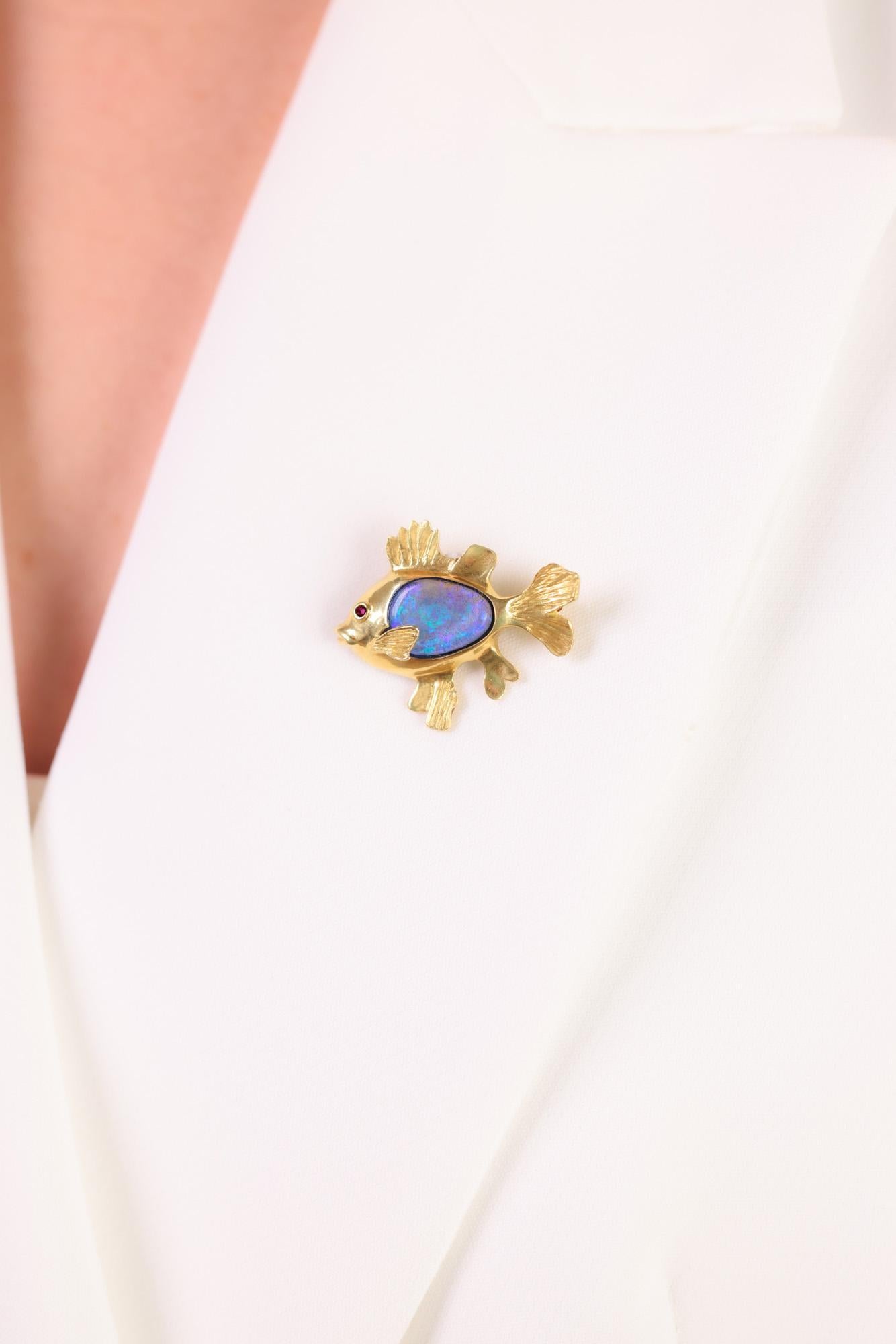 Brilliant Cut Vintage opal ruby 18k yellow gold fish brooch