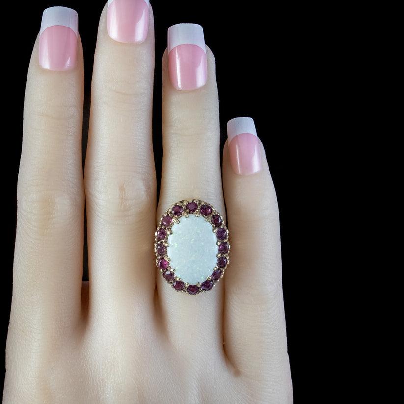 Vintage-Cocktailring mit Opal und Rubin aus 14 Karat Opal, datiert 1977 im Angebot 2