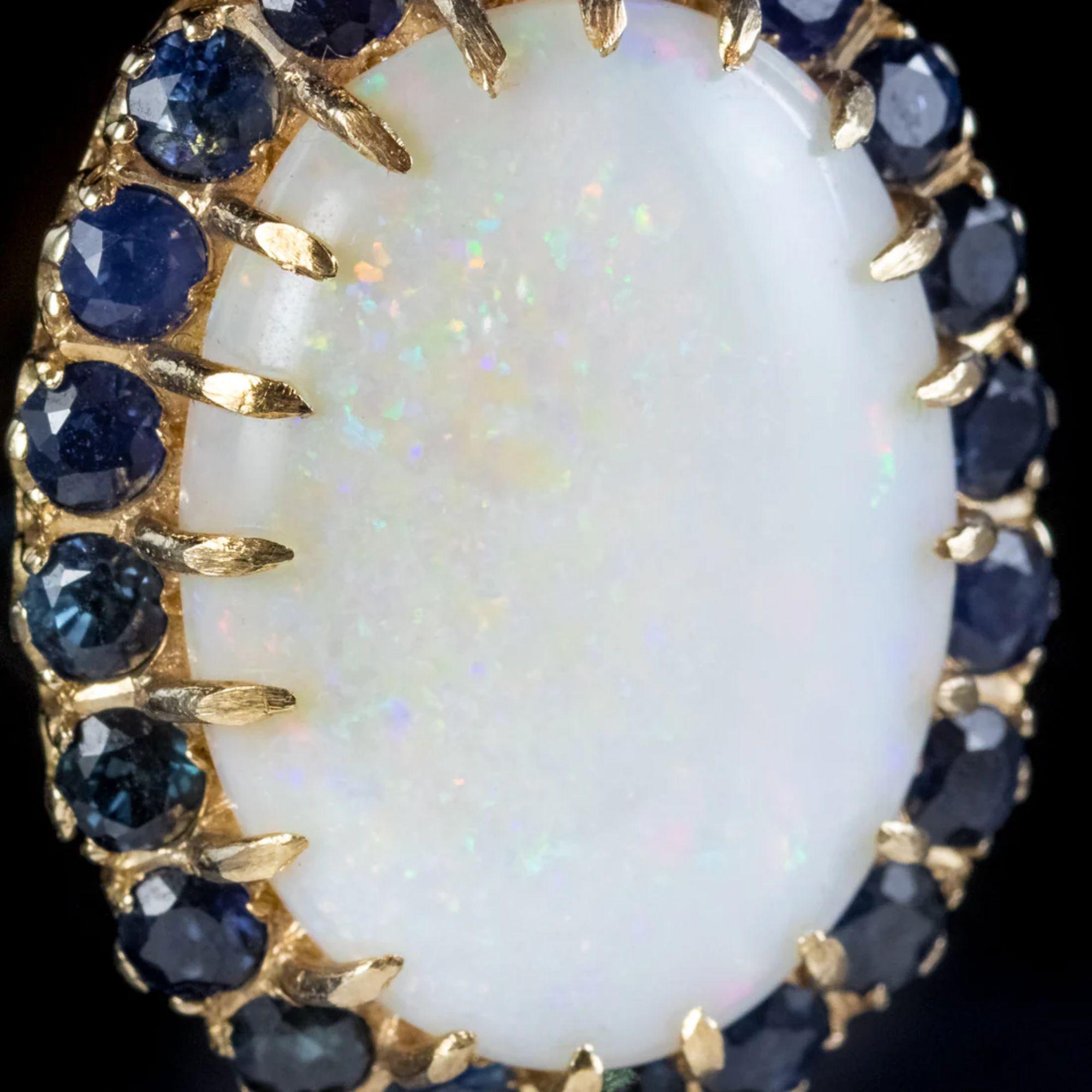 Vintage-Halskette mit Opal-Saphir-Anhänger aus 9 Karat Gold und 25 Karat Opal (Cabochon) im Angebot
