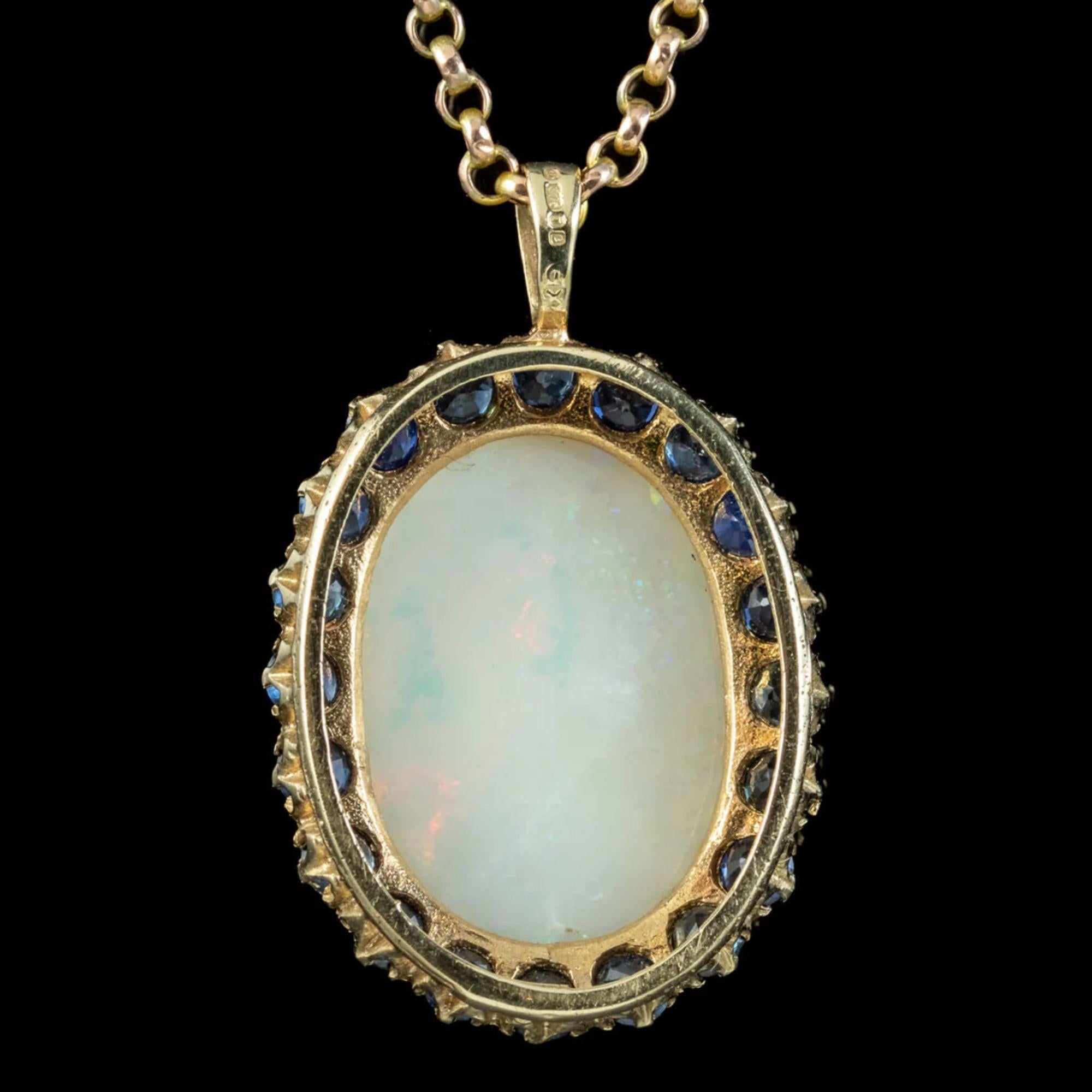 Vintage-Halskette mit Opal-Saphir-Anhänger aus 9 Karat Gold und 25 Karat Opal im Zustand „Gut“ im Angebot in Kendal, GB