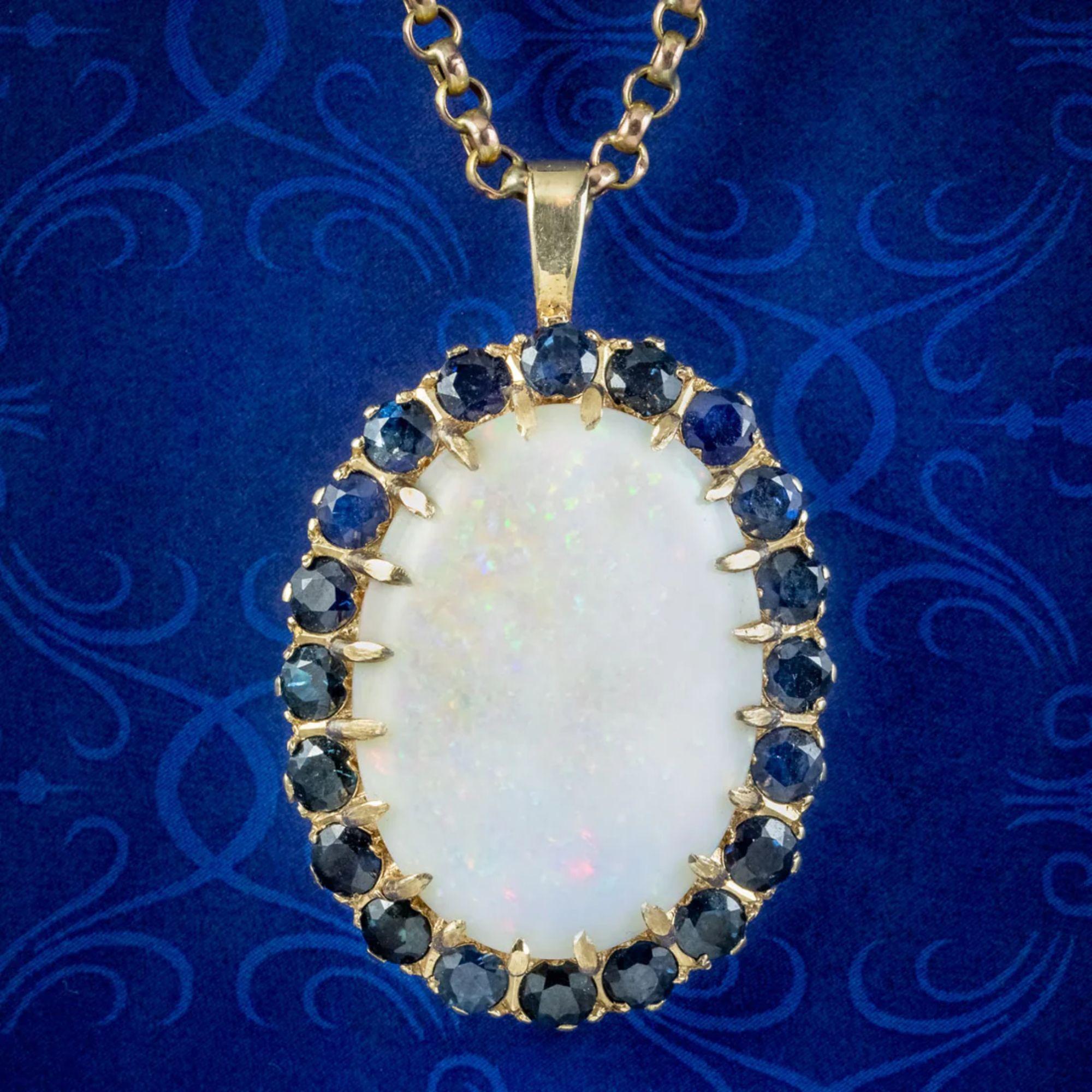 Vintage-Halskette mit Opal-Saphir-Anhänger aus 9 Karat Gold und 25 Karat Opal im Angebot 3