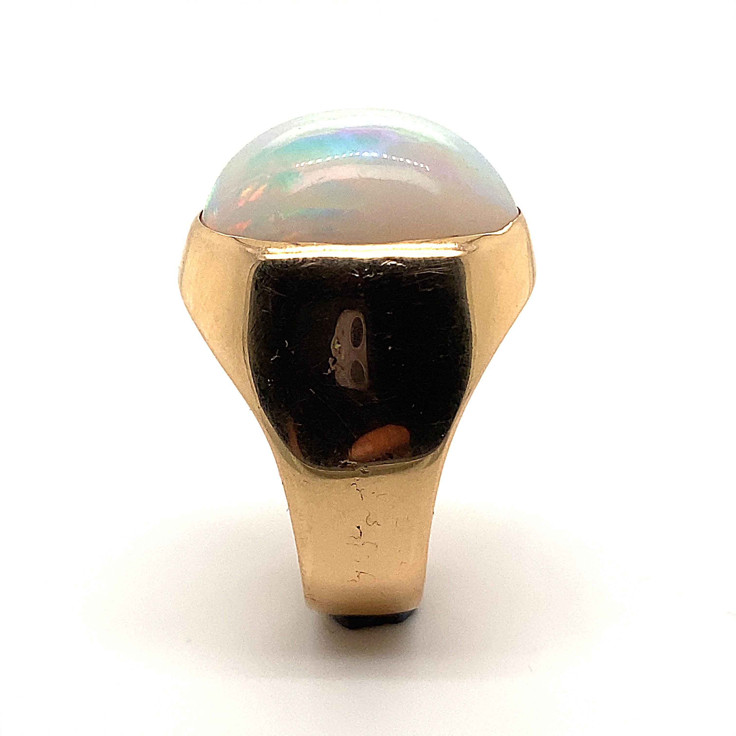 Vintage Opal Siegelring aus 18 Karat Gelbgold, um 1960 im Zustand „Gut“ in London, GB