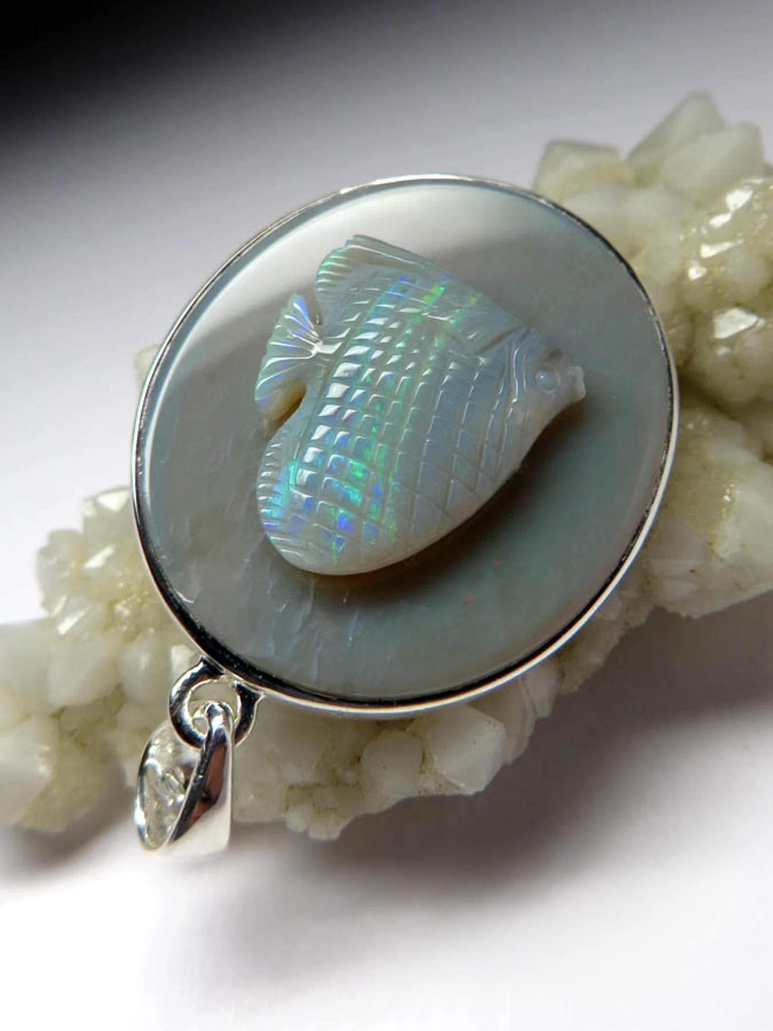 Vintage Opal Silver Pendant Natural Australian Carving Gemstone Unisex fish For Sale 3