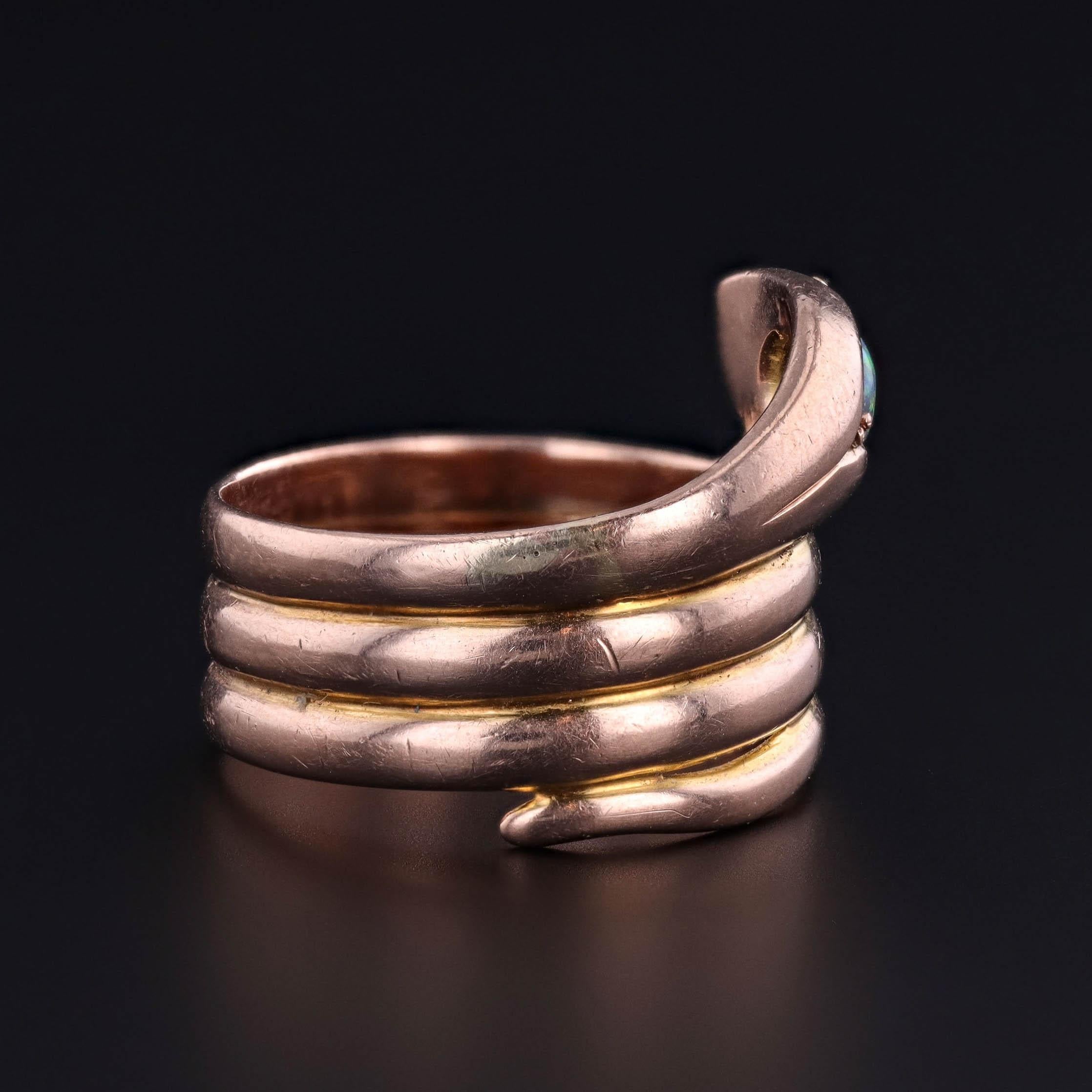 Anello a serpente con opale d'epoca in oro 9ct In condizioni buone in vendita a Lewisburg, PA