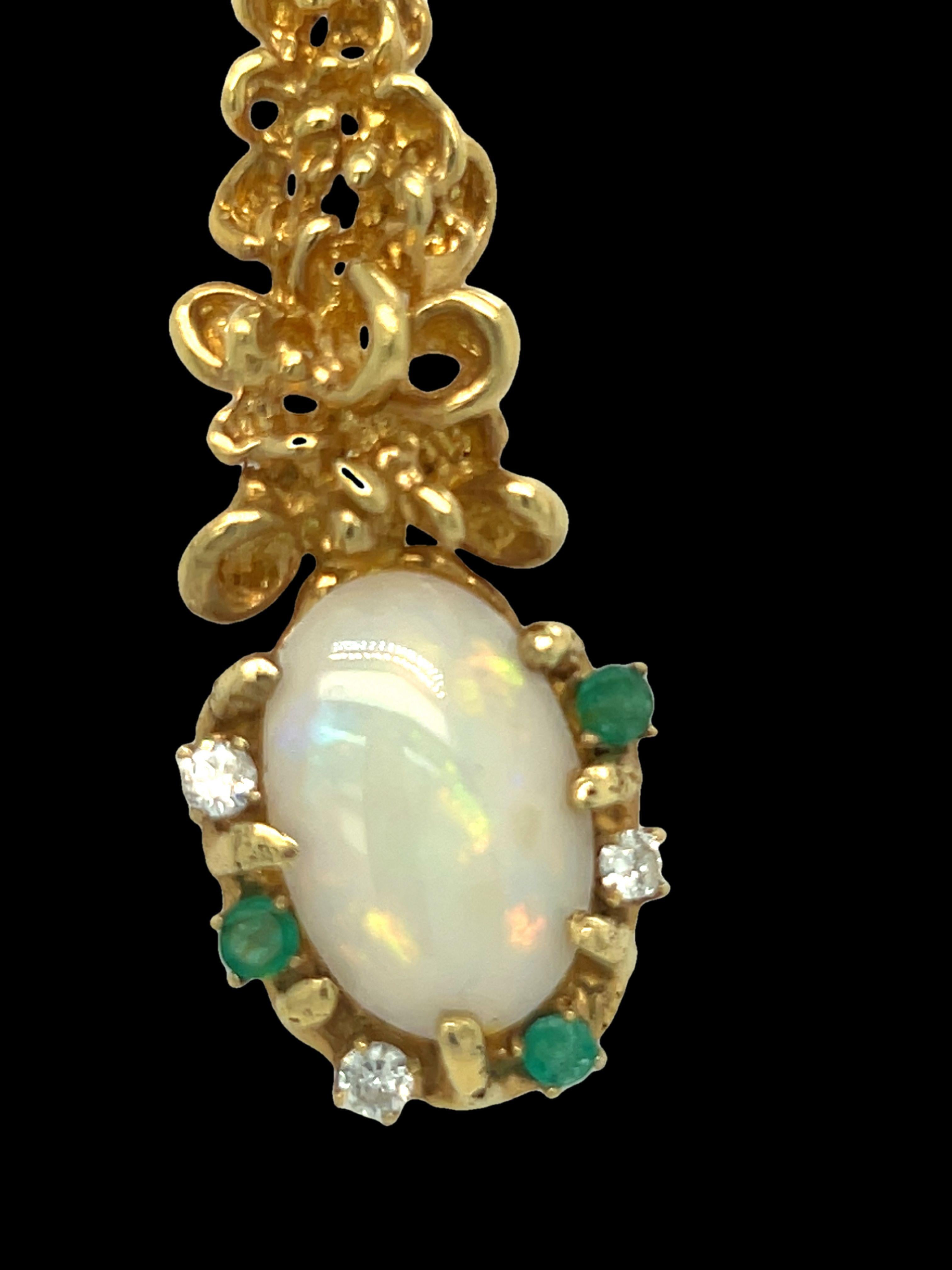 Vintage Opal Suite Ring and Earrings with Diamond and Emerald 18K Yellow Gold For Sale 4