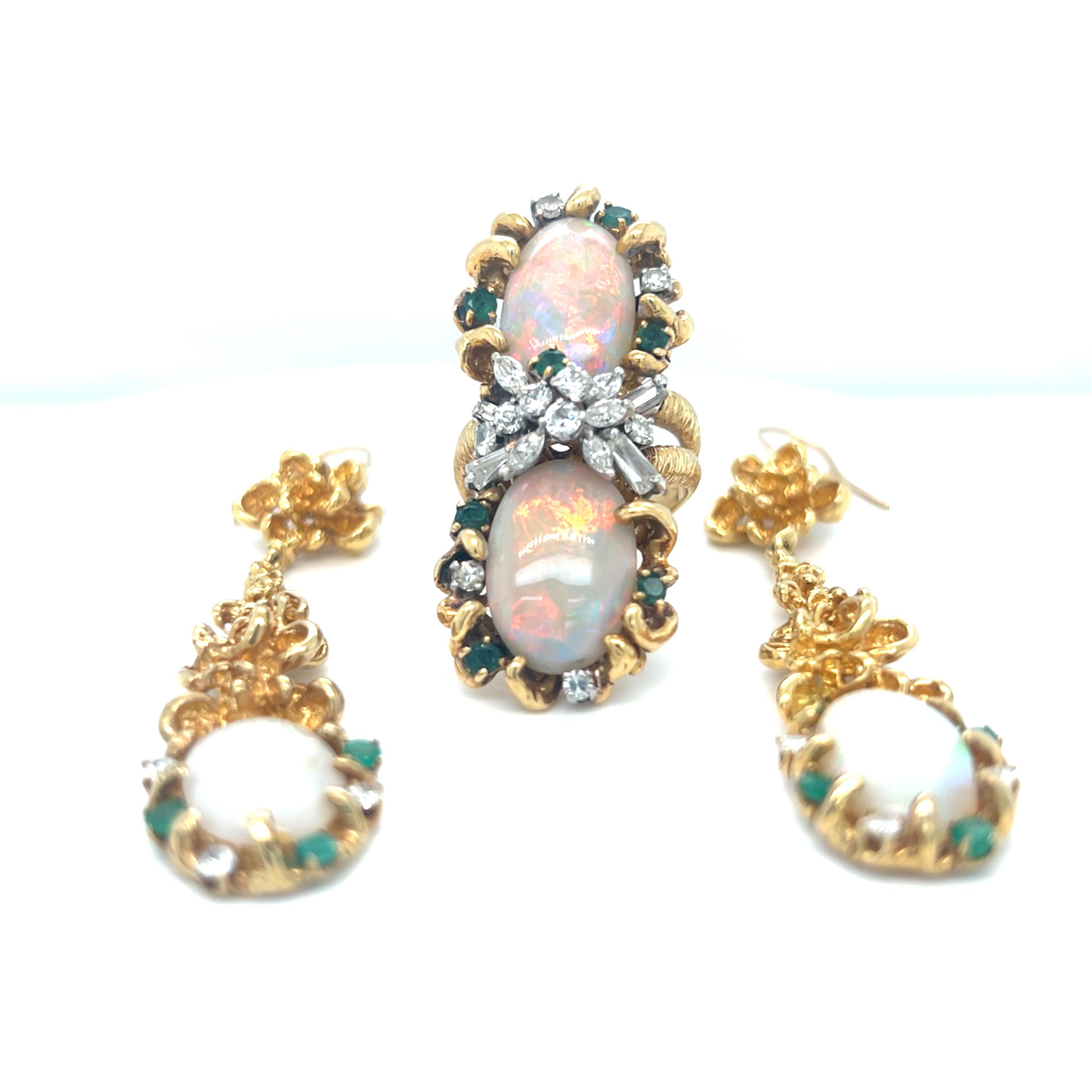 Vintage Opal Suite Ring and Earrings with Diamond and Emerald 18K Yellow Gold For Sale 13