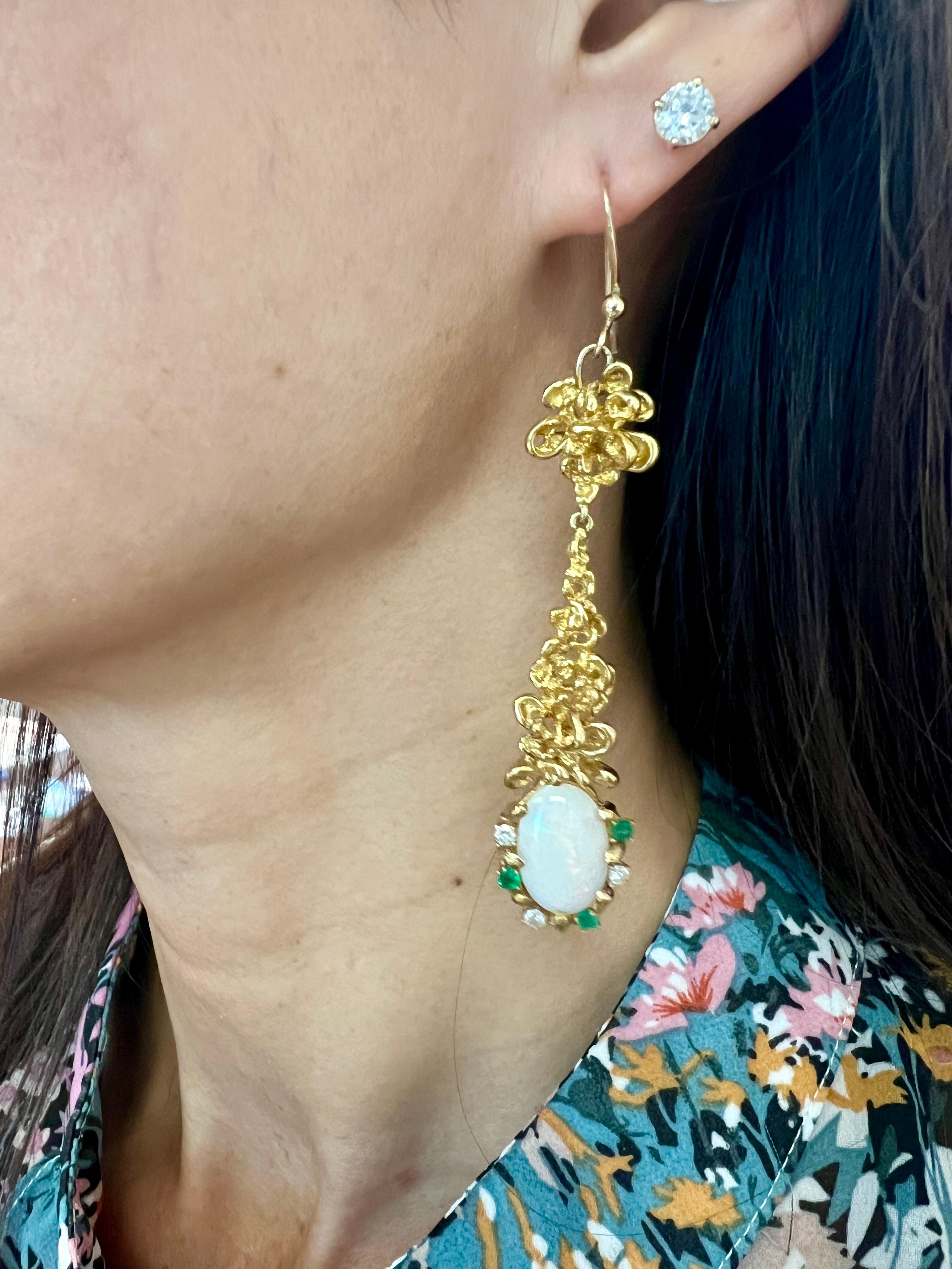 Vintage Opal Suite Ring and Earrings with Diamond and Emerald 18K Yellow Gold In Excellent Condition For Sale In beverly hills, CA