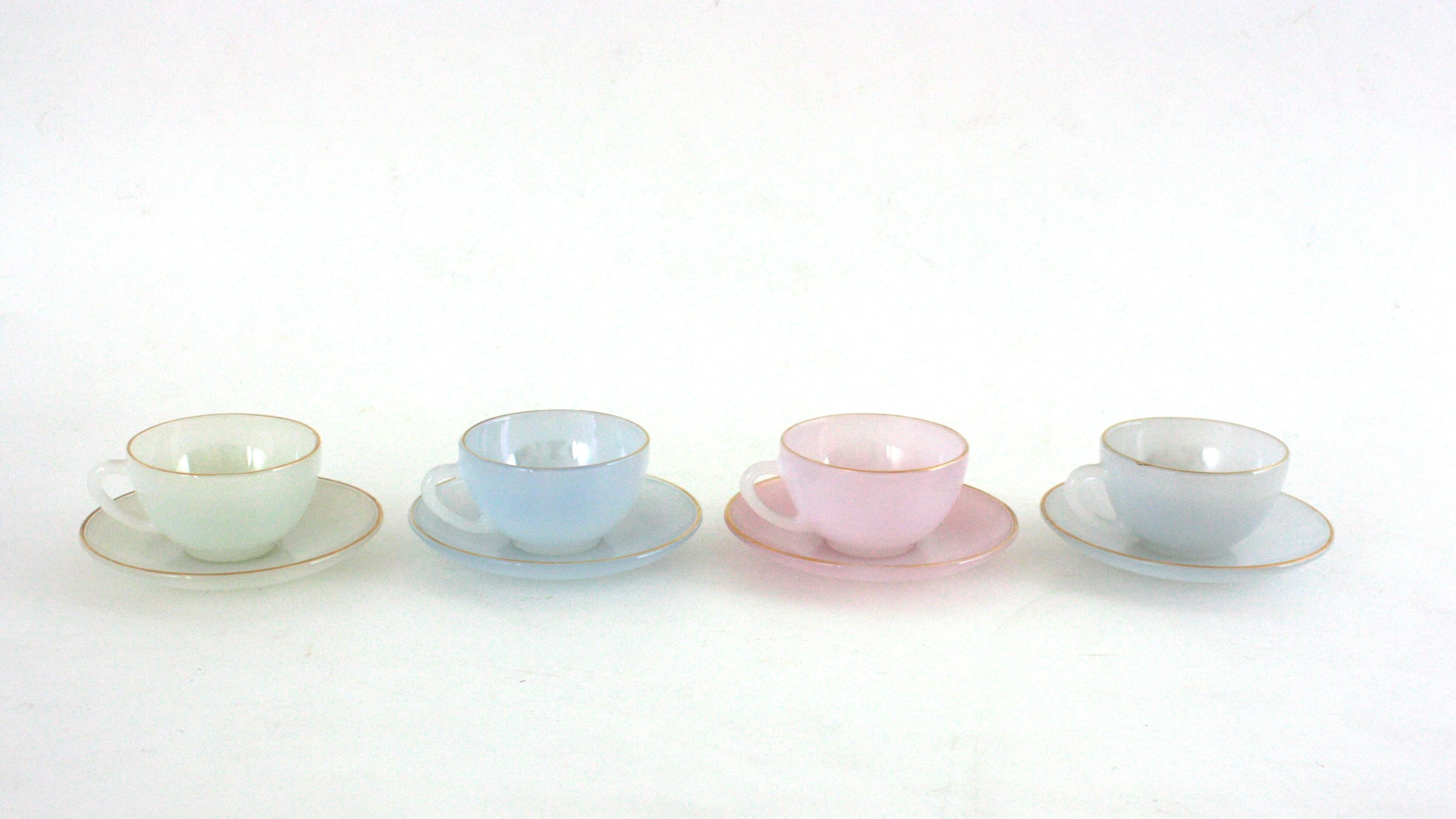 Vintage Opalescent Pastellfarben Kaffee / Tee-Set für acht mit Goldrändern im Angebot 4